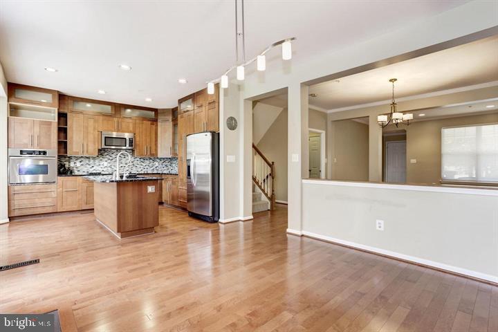 AVALON EAST - Residential Lease