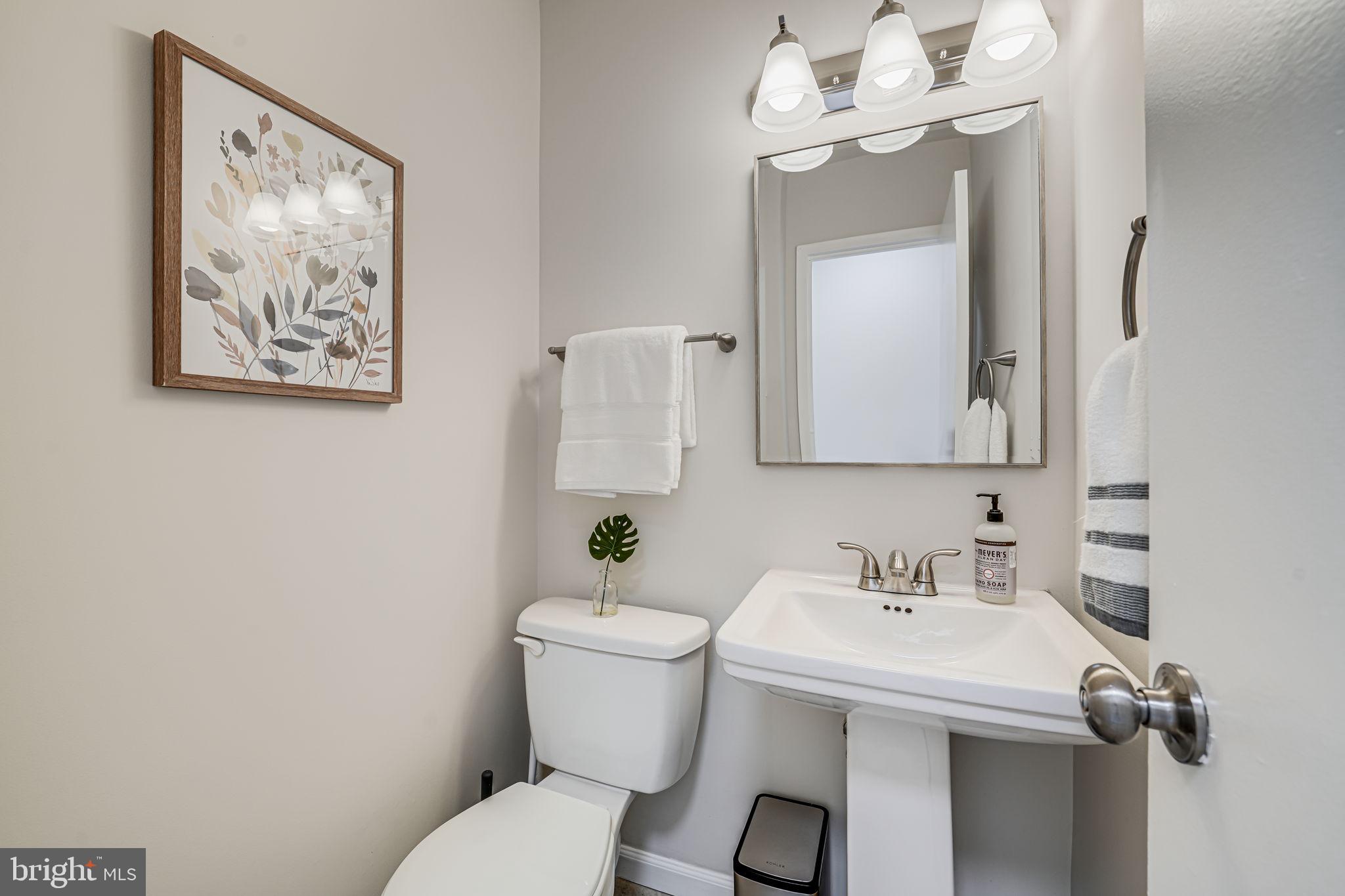 DULLES PARK TOWNHOUSES - Residential