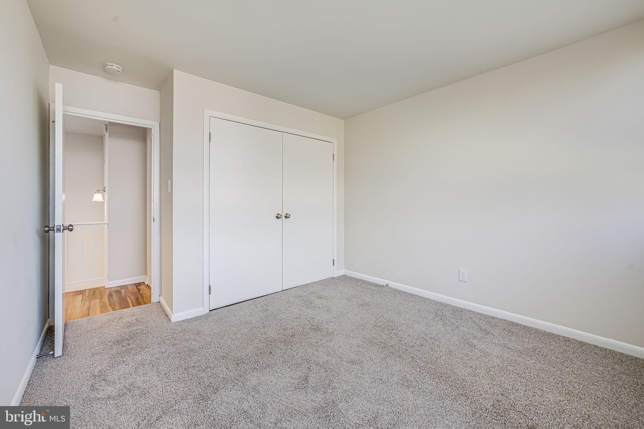 DULLES PARK TOWNHOUSES - Residential