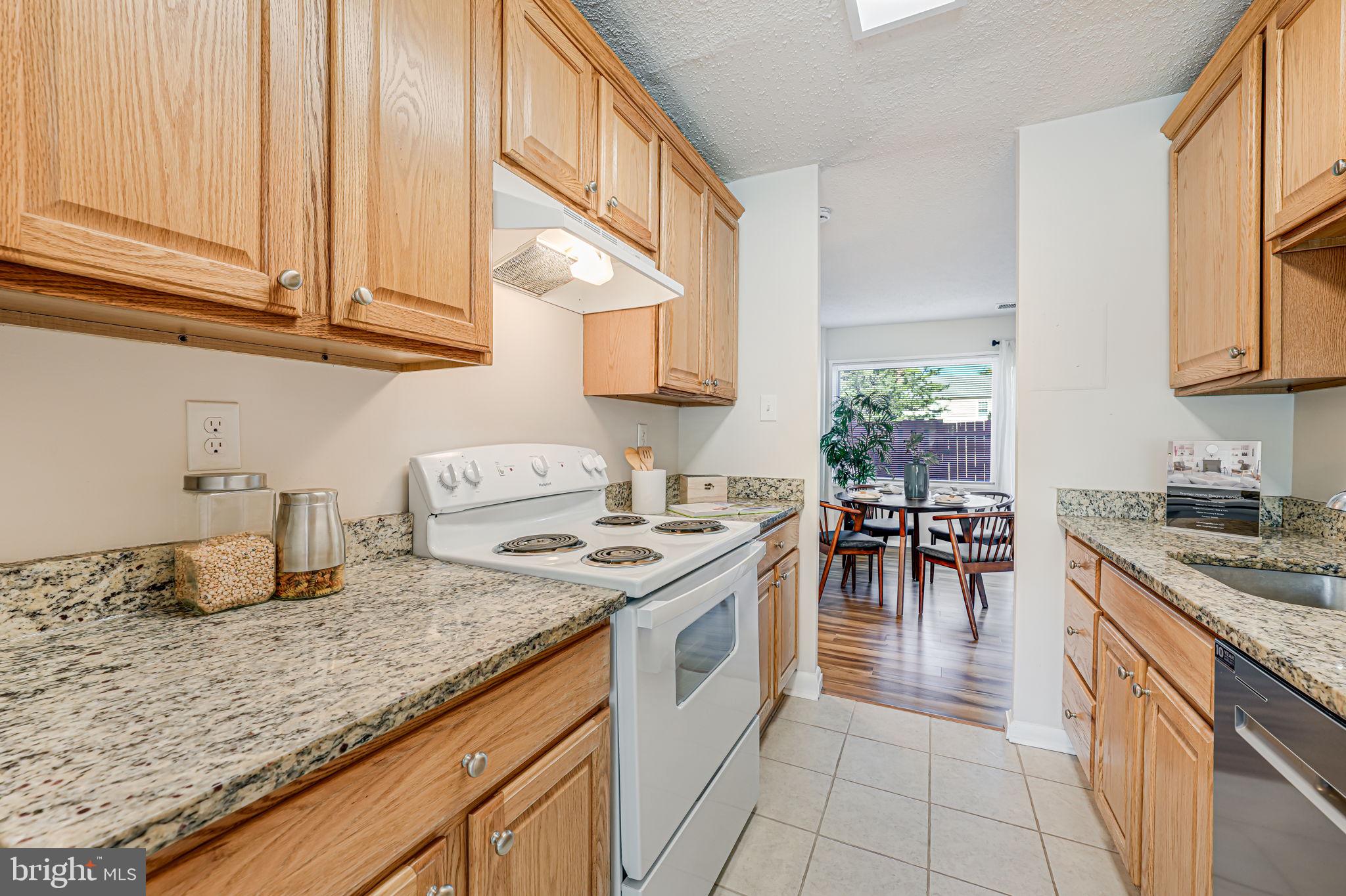 DULLES PARK TOWNHOUSES - Residential