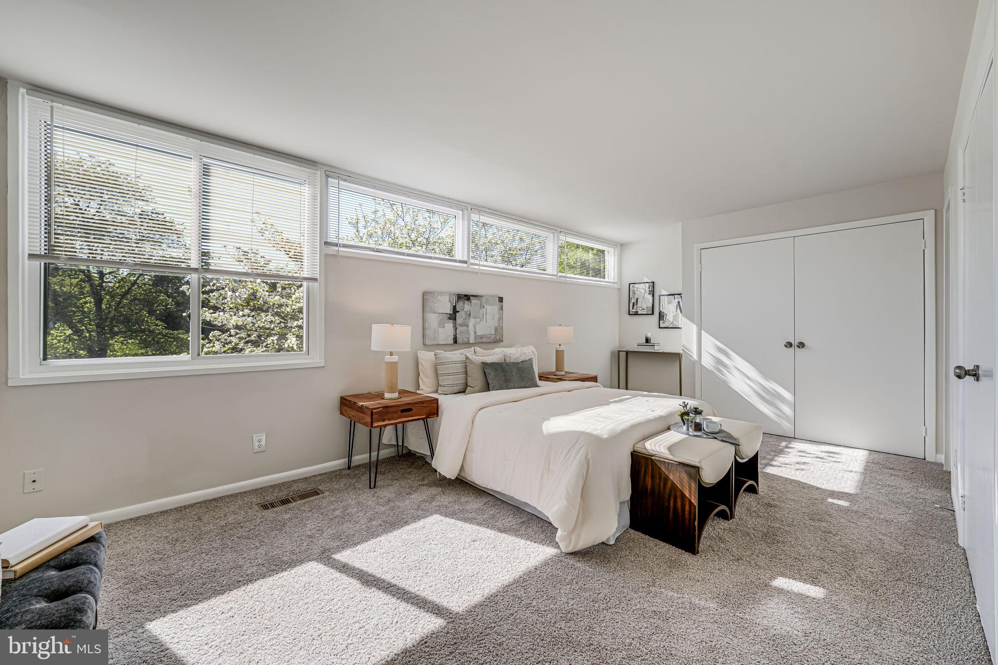 DULLES PARK TOWNHOUSES - Residential