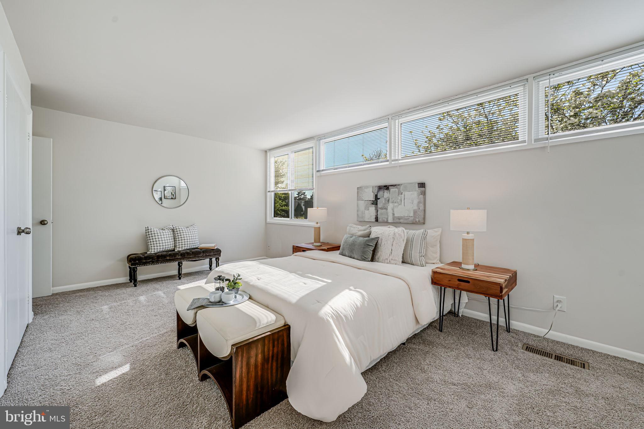 DULLES PARK TOWNHOUSES - Residential