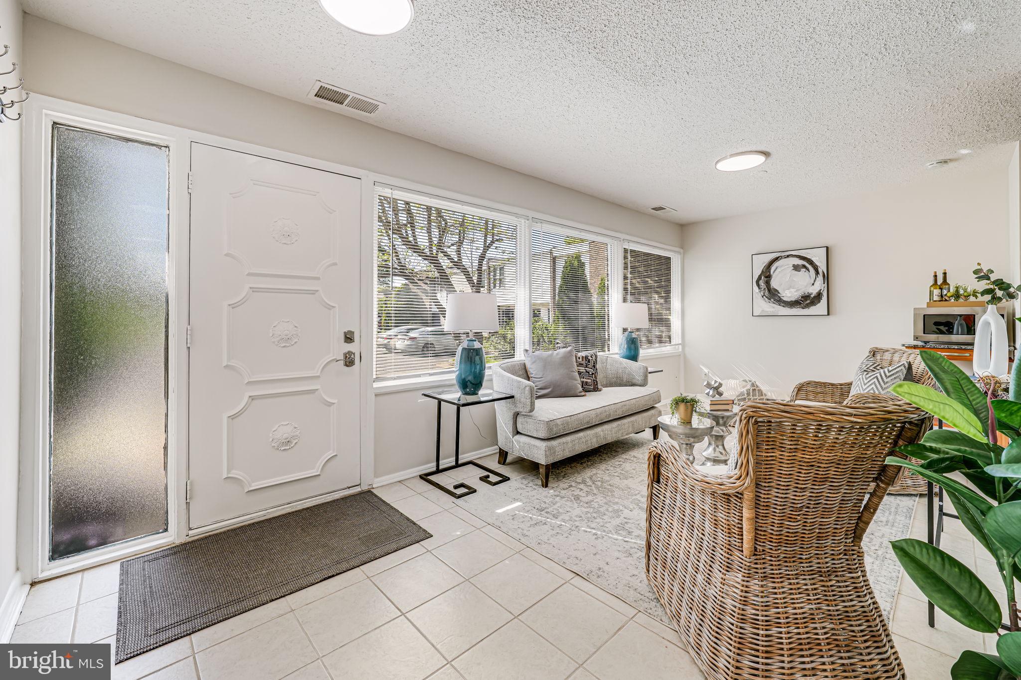 DULLES PARK TOWNHOUSES - Residential