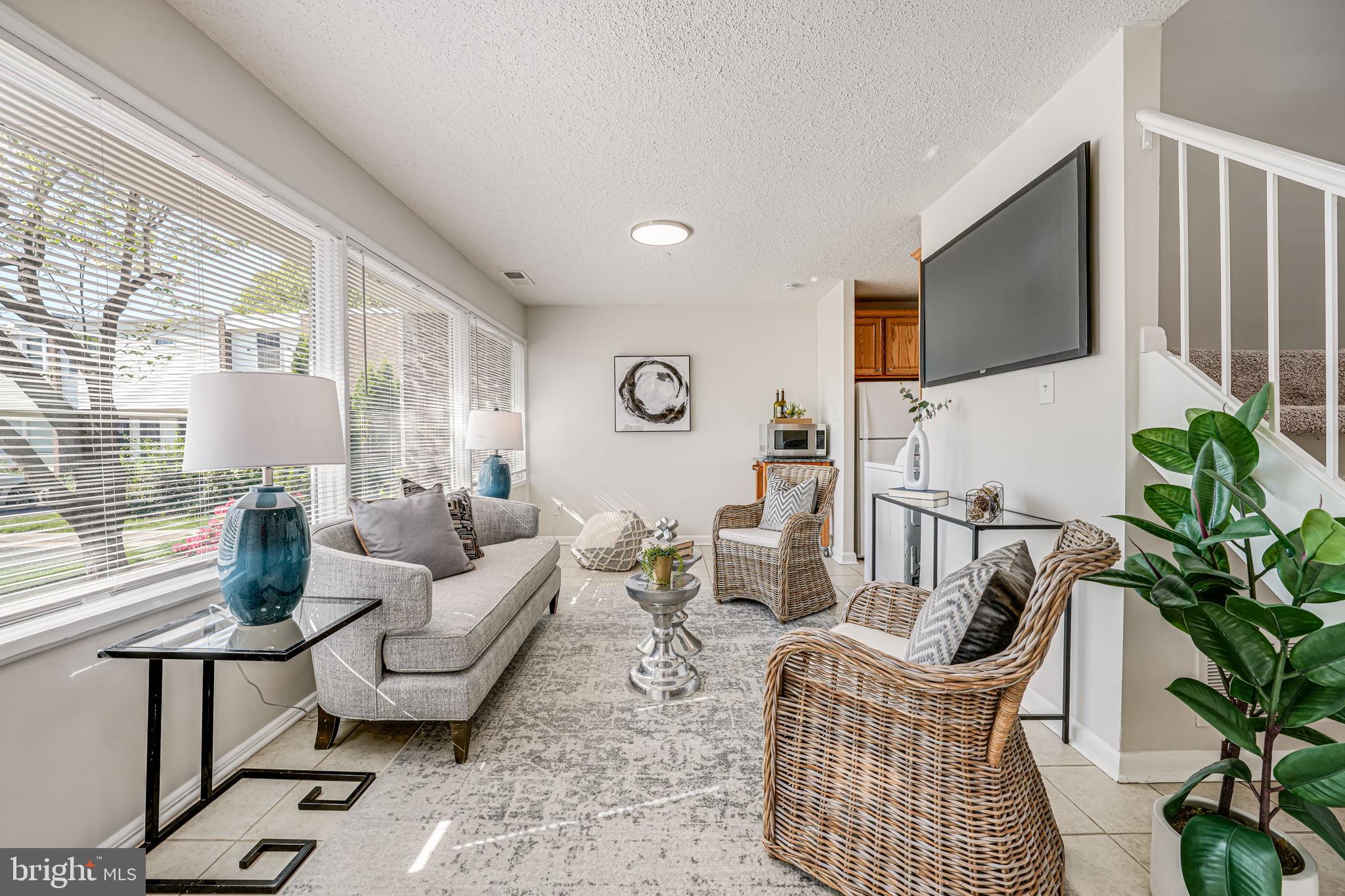 DULLES PARK TOWNHOUSES - Residential