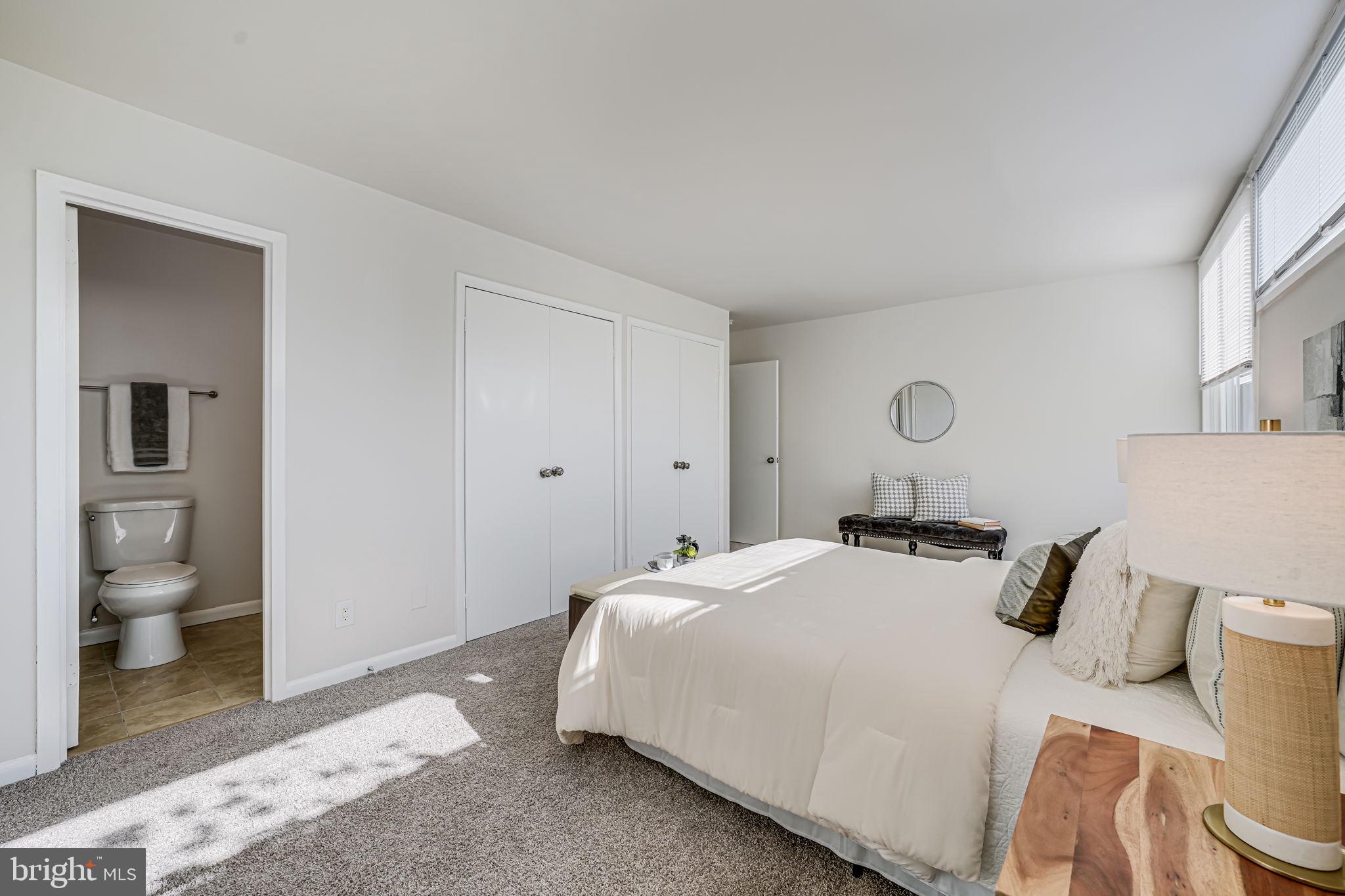 DULLES PARK TOWNHOUSES - Residential