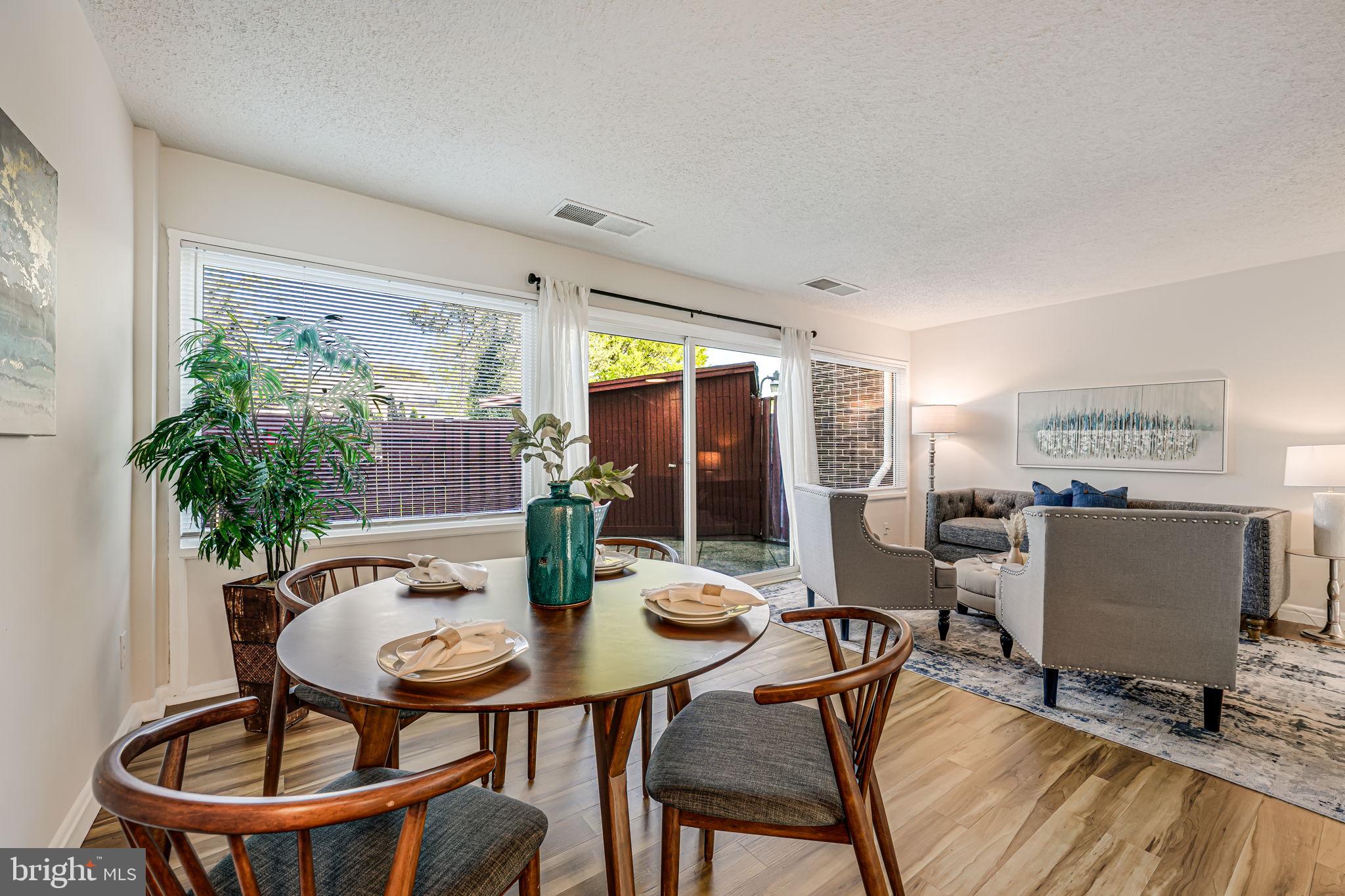 DULLES PARK TOWNHOUSES - Residential