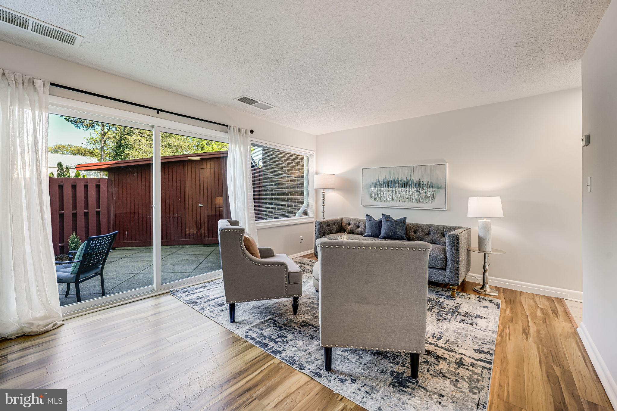 DULLES PARK TOWNHOUSES - Residential