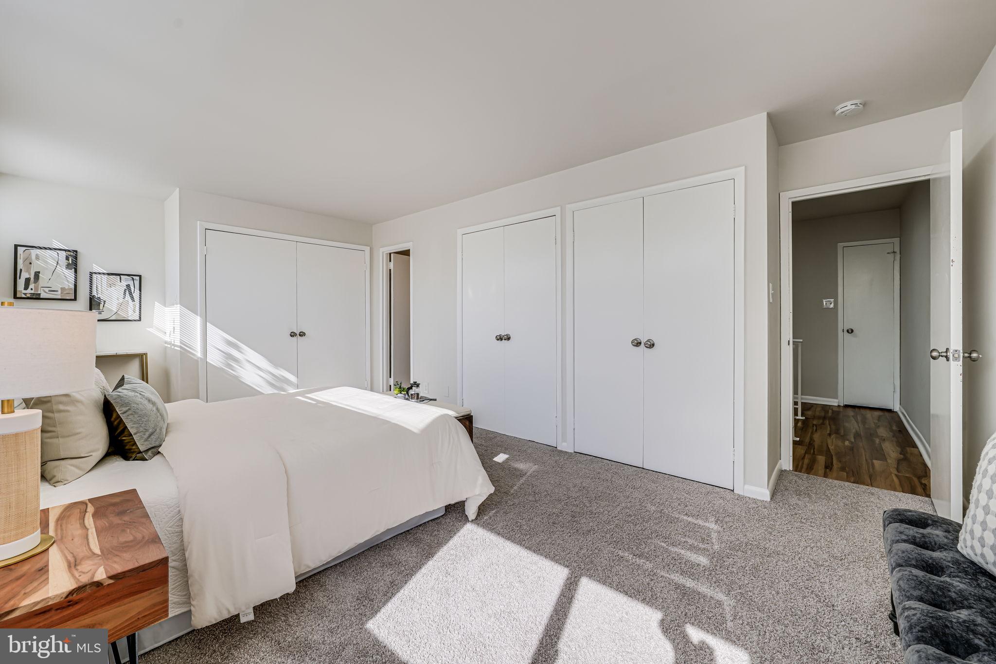 DULLES PARK TOWNHOUSES - Residential