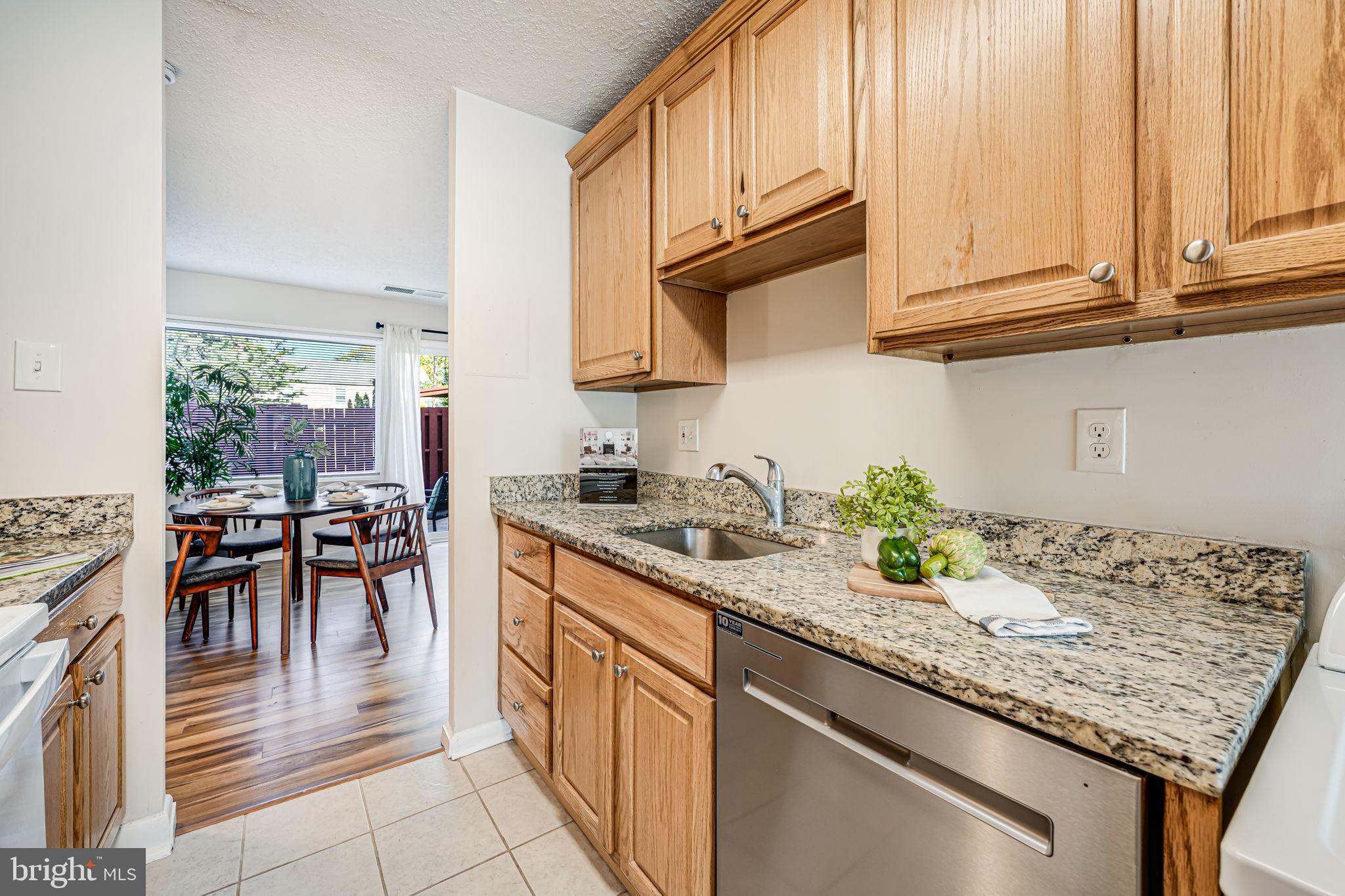 DULLES PARK TOWNHOUSES - Residential