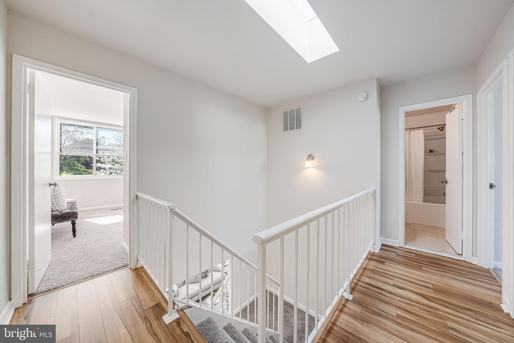 DULLES PARK TOWNHOUSES - Residential