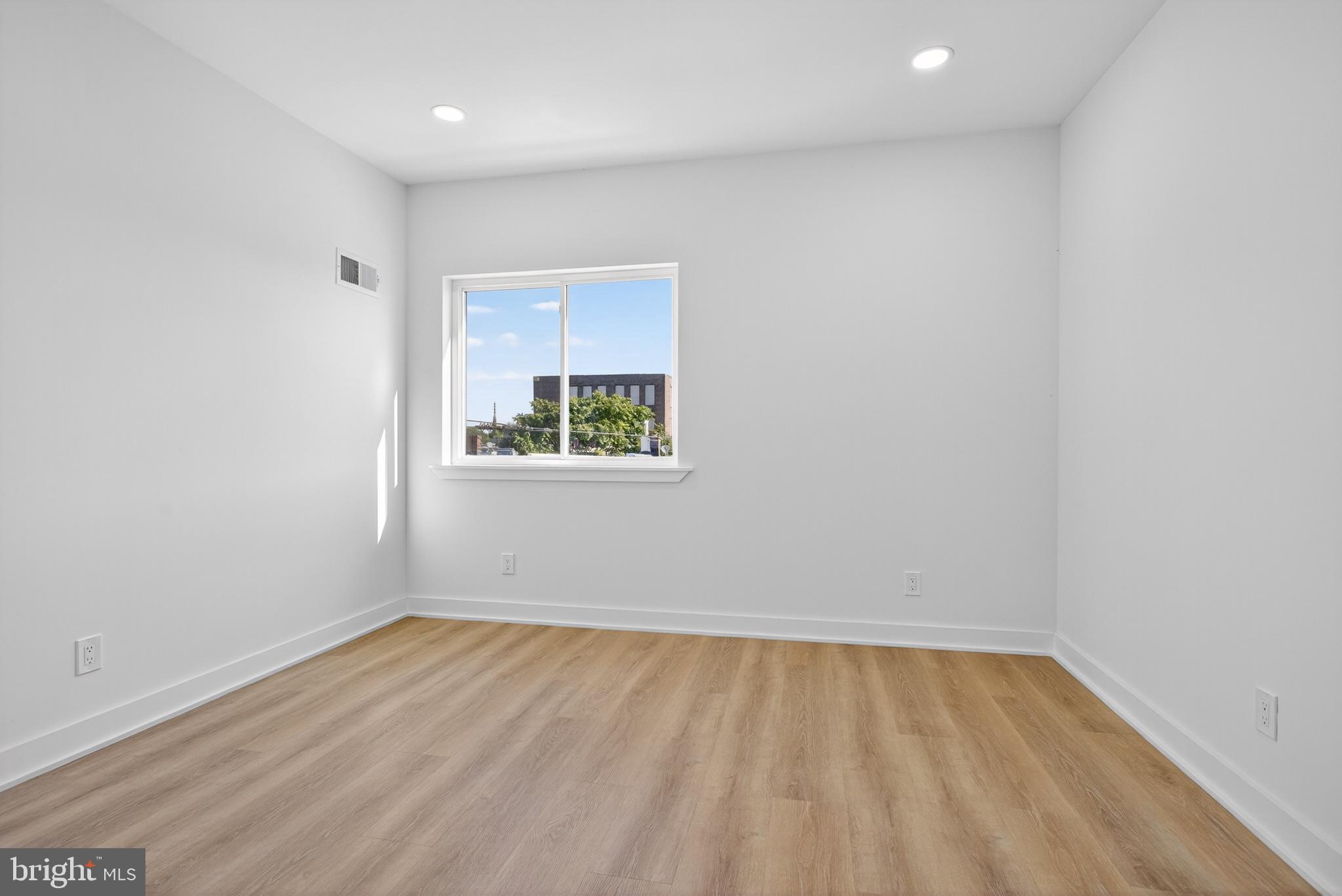 PORT RICHMOND - Residential