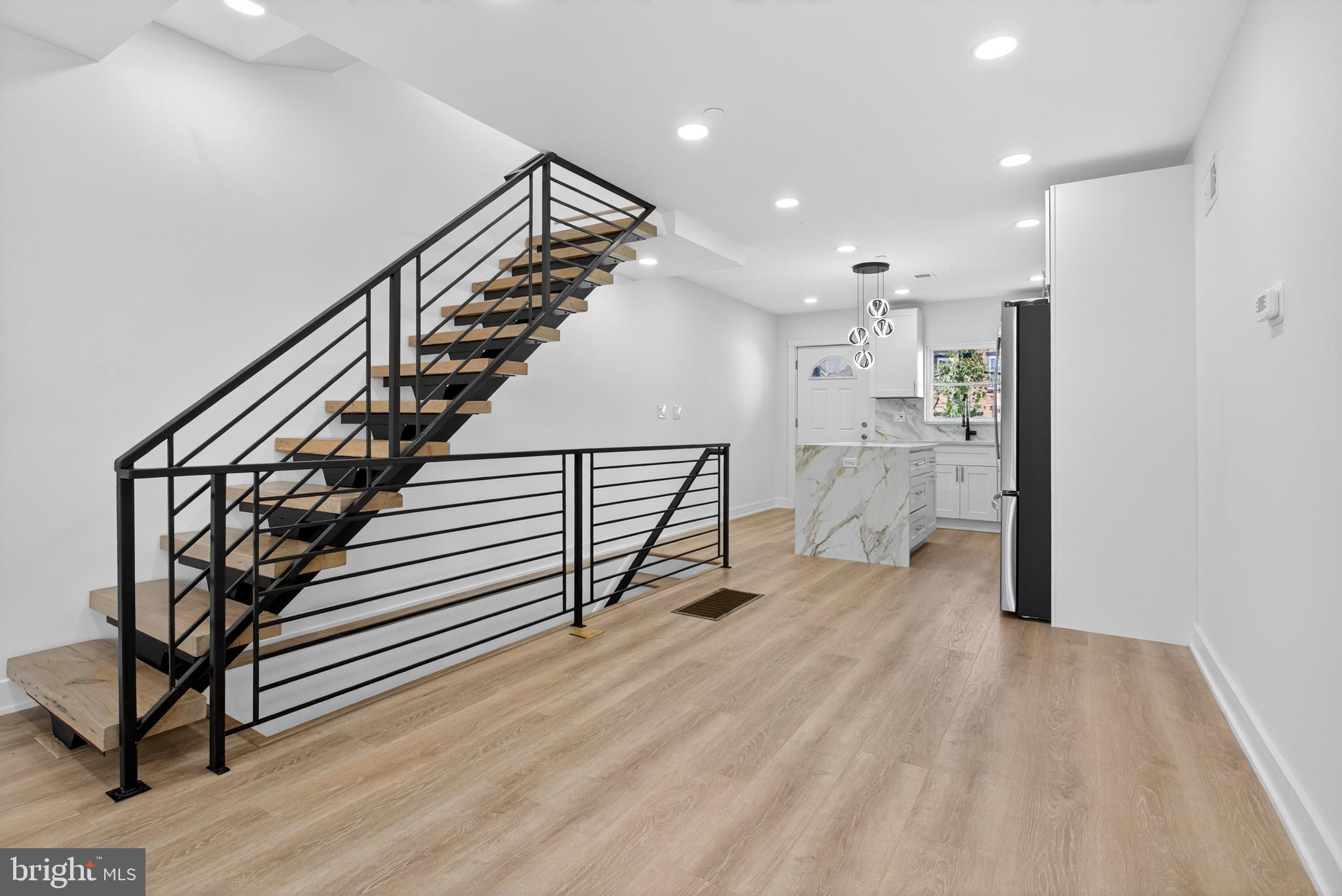 PORT RICHMOND - Residential