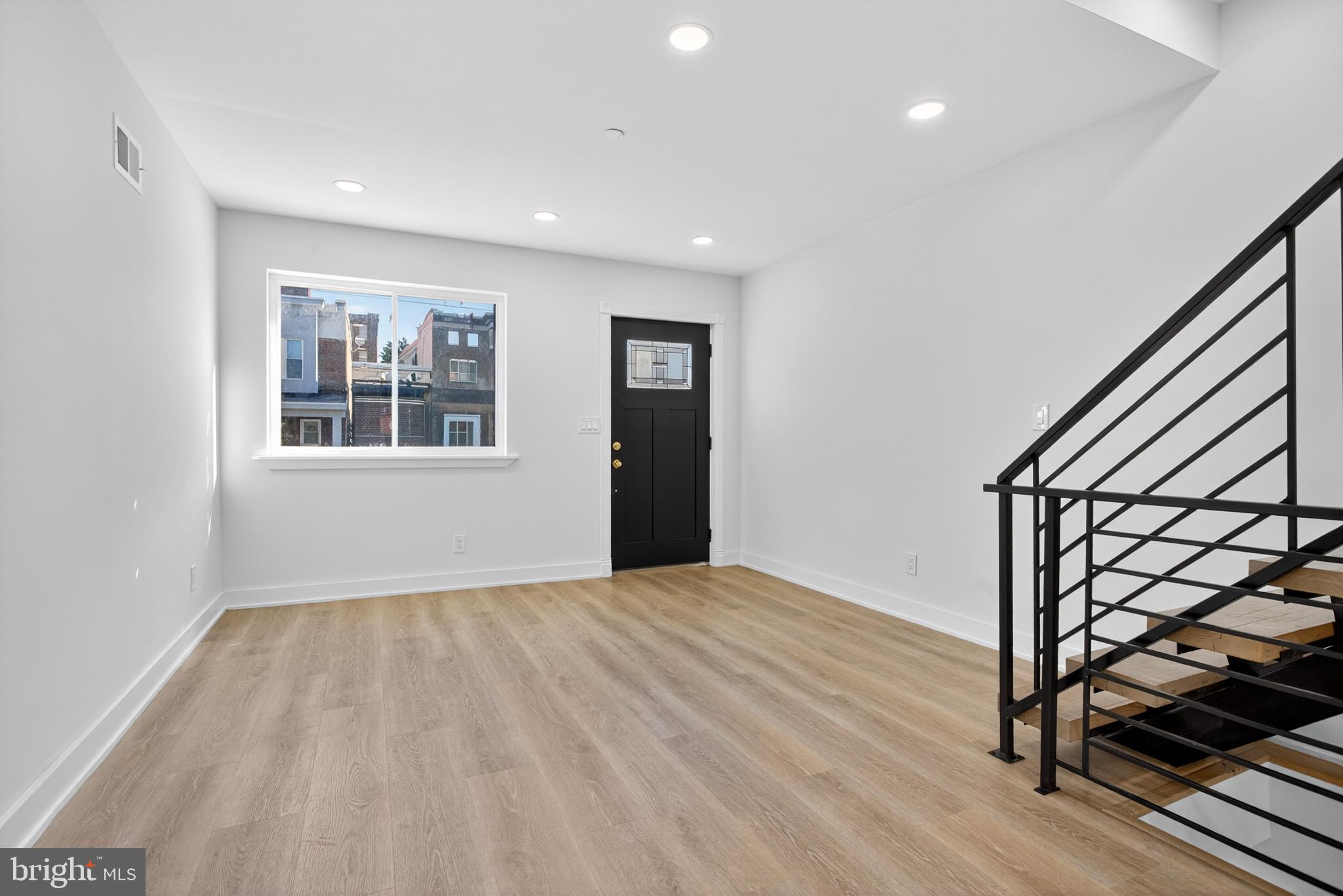 PORT RICHMOND - Residential