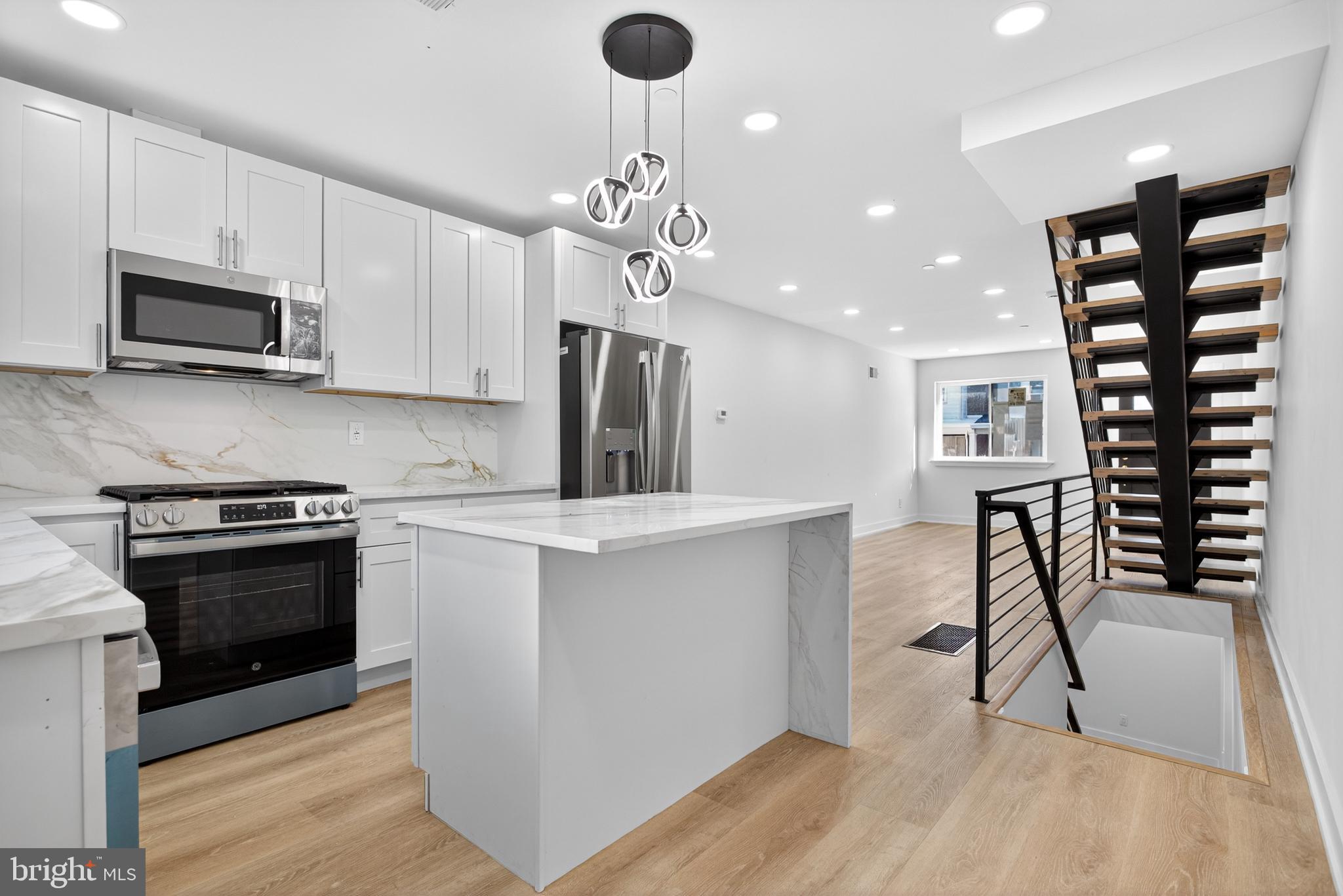 PORT RICHMOND - Residential