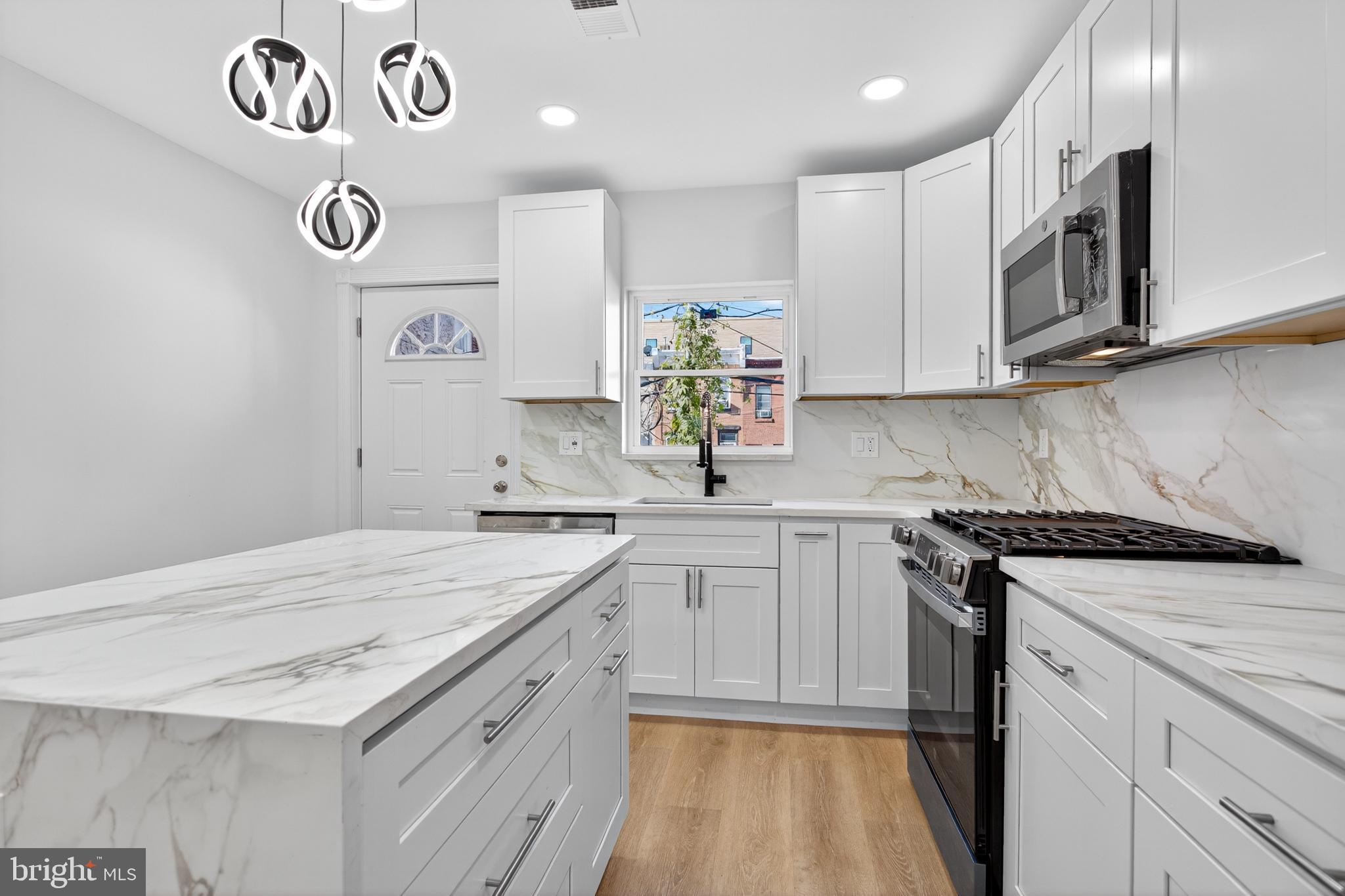 PORT RICHMOND - Residential