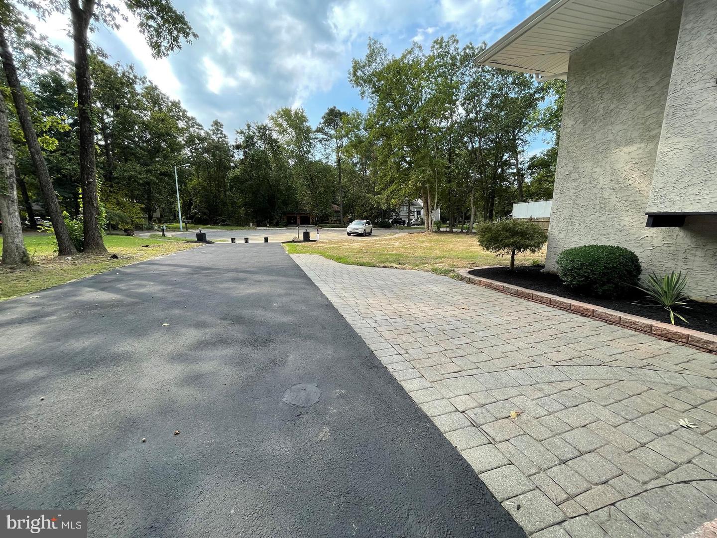 802 SALEM COURT