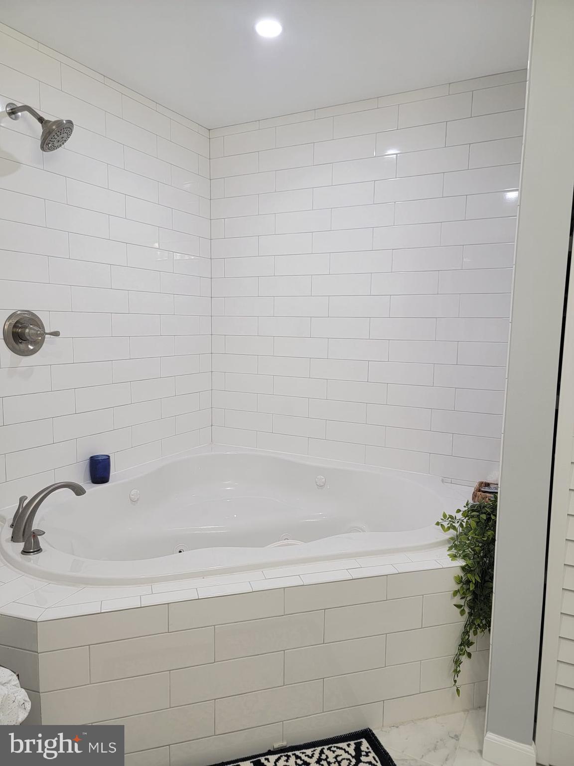 WATERS LANDING - Residential Lease