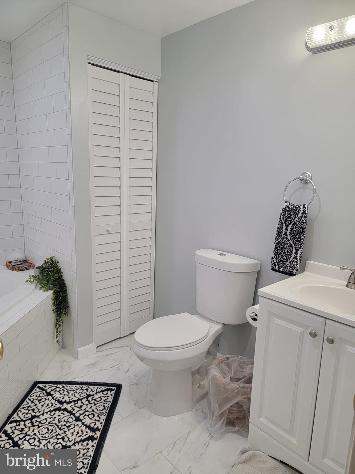 WATERS LANDING - Residential Lease