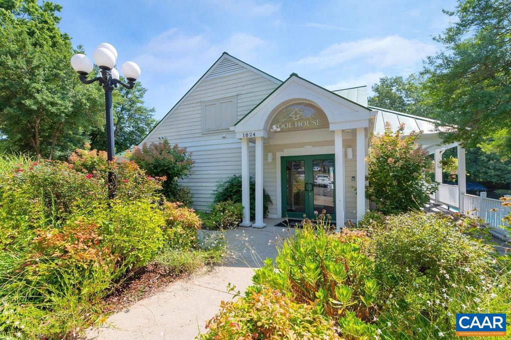 FOREST LAKES - Residential