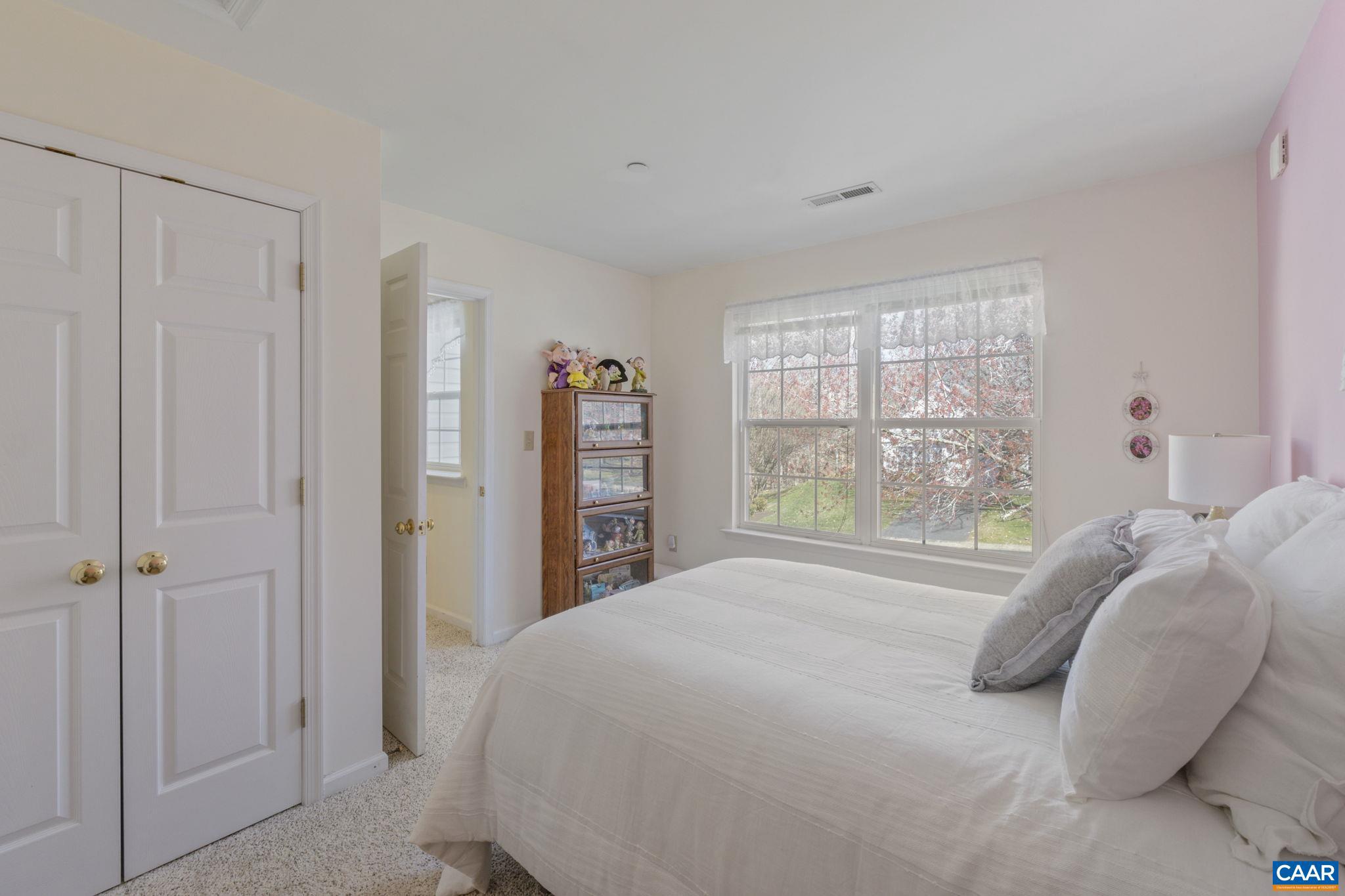 FOREST LAKES - Residential