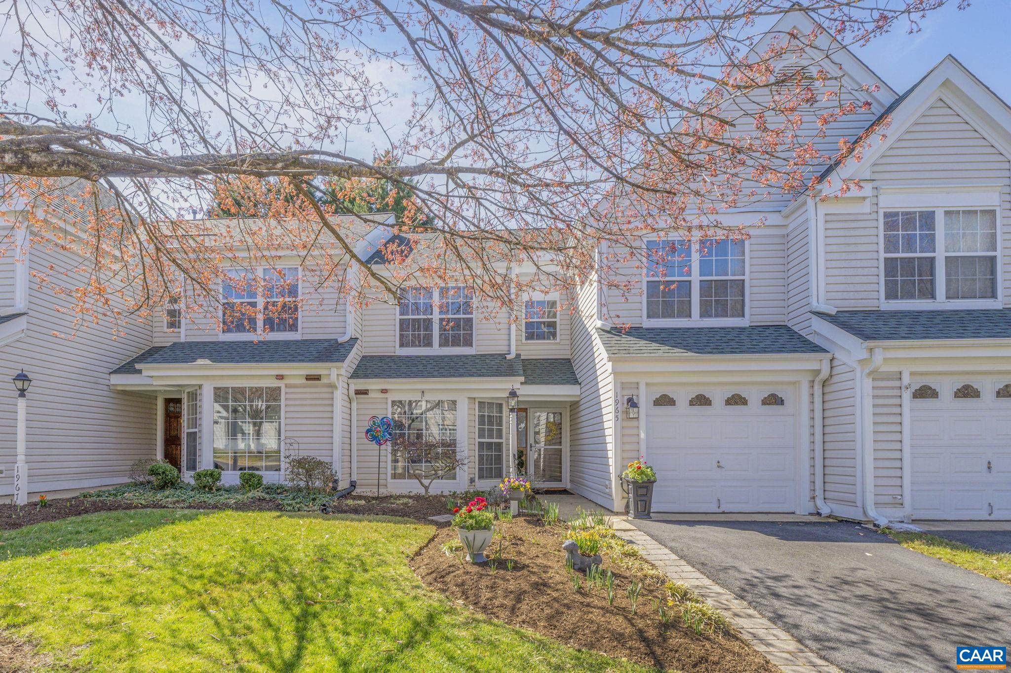 FOREST LAKES - Residential