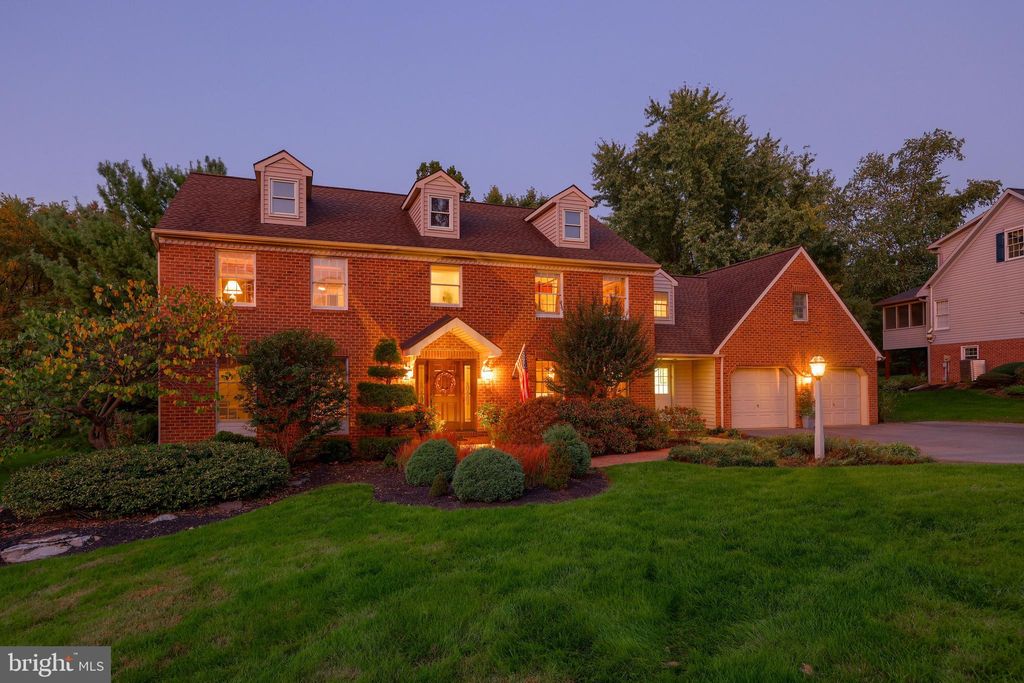 Photo of 327 Carter Moir Drive, Lancaster, PA 17601 (MLS # PALA2049940)