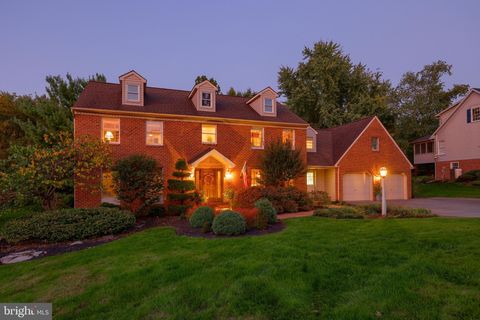 Photo of 327 Carter Moir Drive, Lancaster, PA 17601 (MLS # PALA2049940)