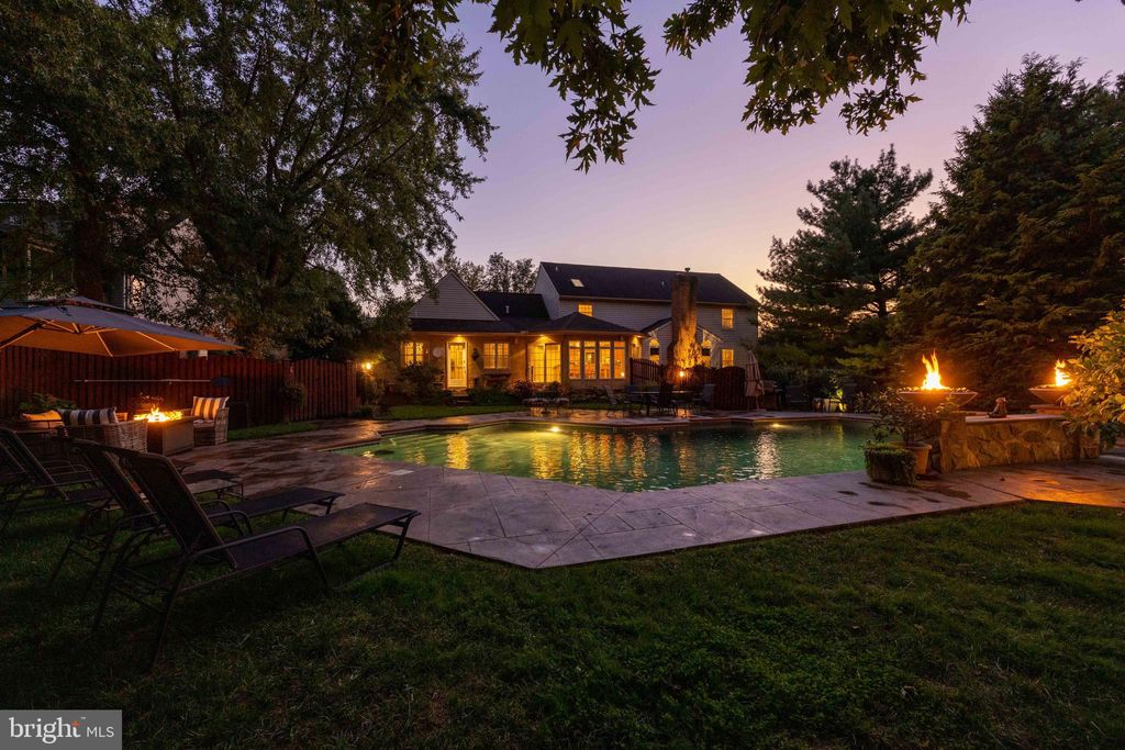 Photo of 327 Carter Moir Drive, Lancaster, PA 17601 (MLS # PALA2049940)