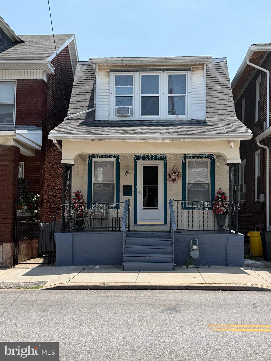 310 E COLLEGE AVENUE