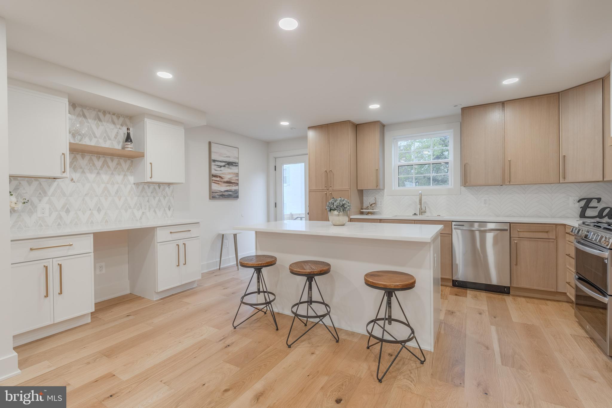 WARWICK VILLAGE - Residential