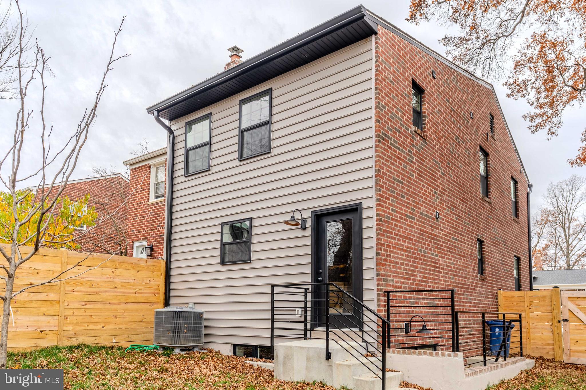 WARWICK VILLAGE - Residential