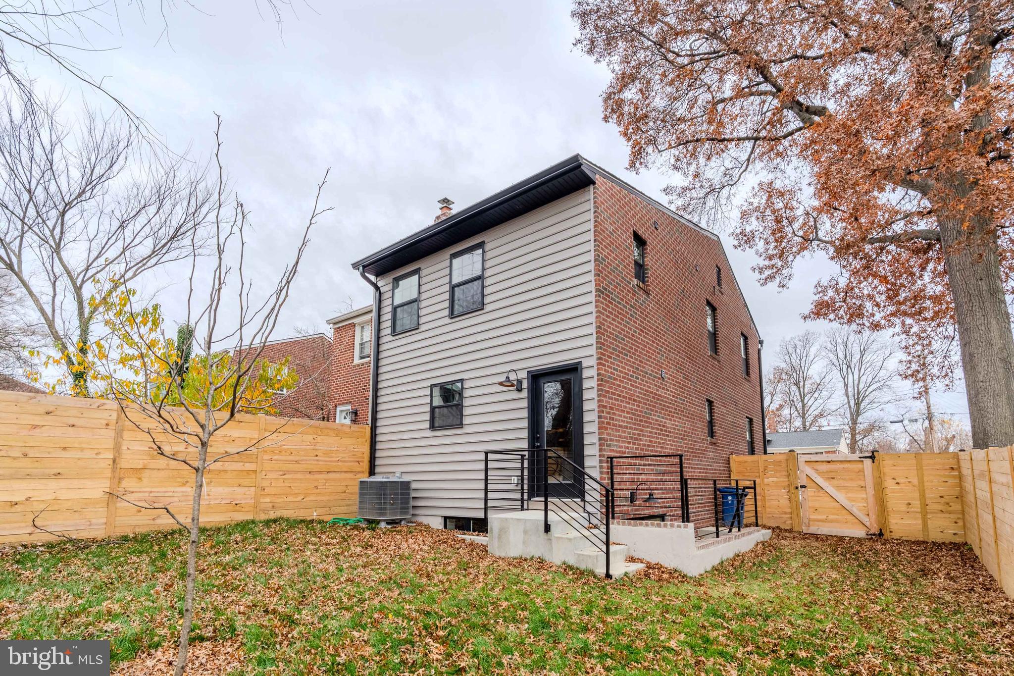 WARWICK VILLAGE - Residential