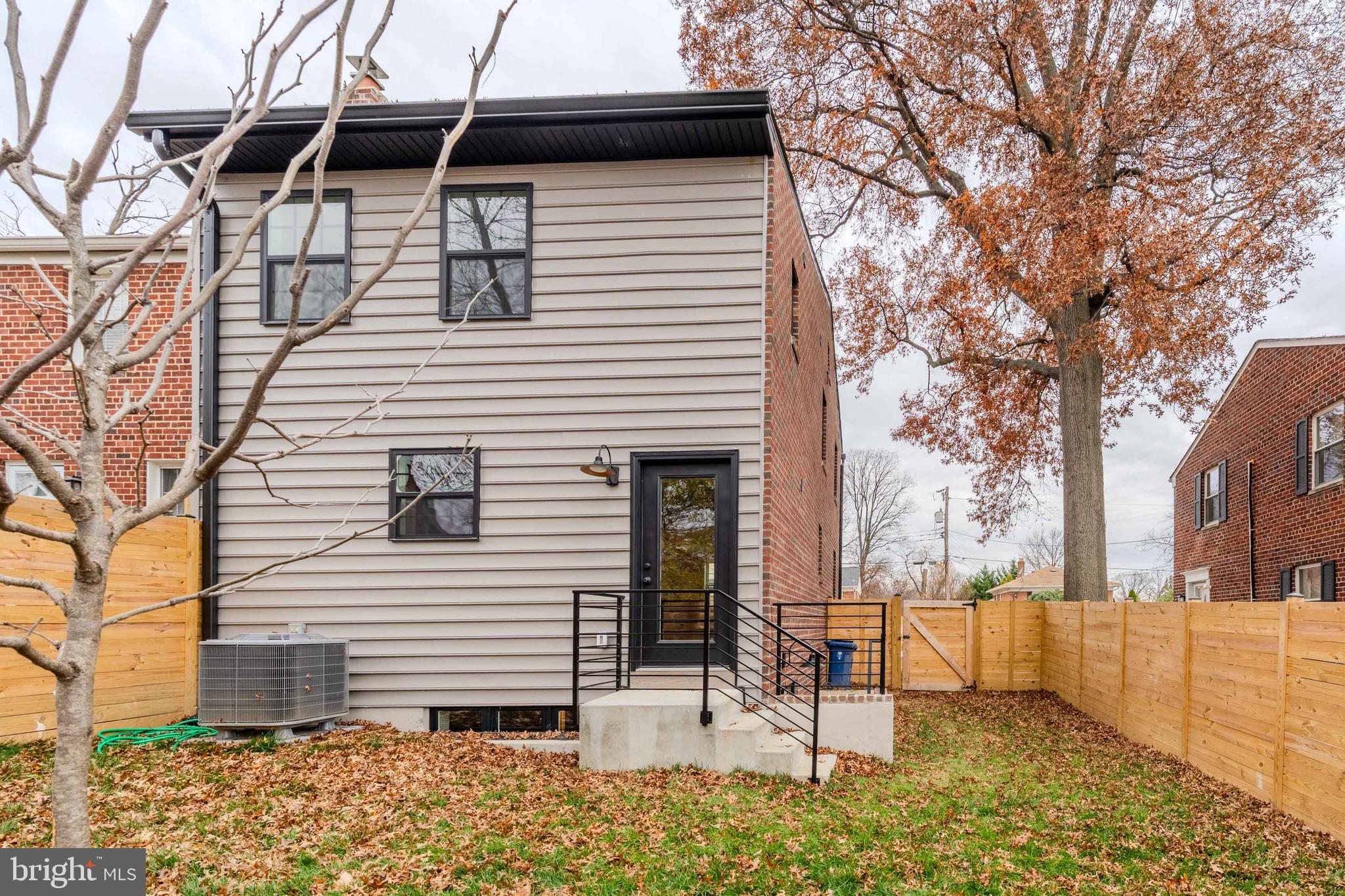 WARWICK VILLAGE - Residential