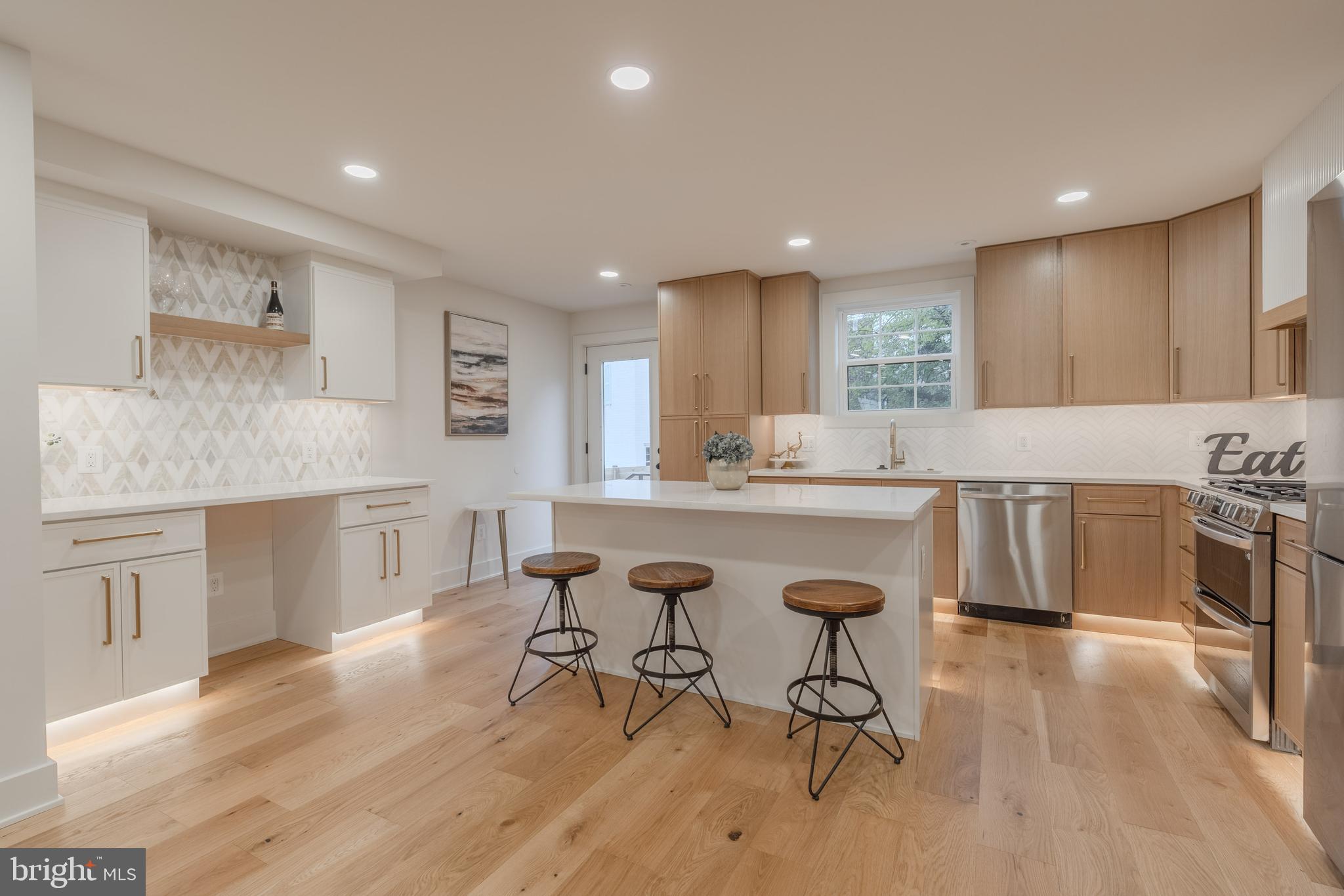 WARWICK VILLAGE - Residential