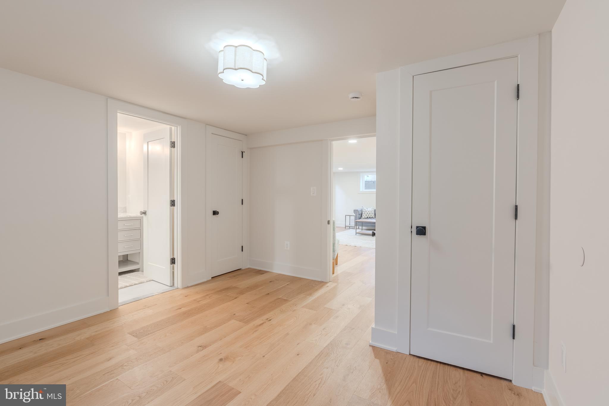 WARWICK VILLAGE - Residential