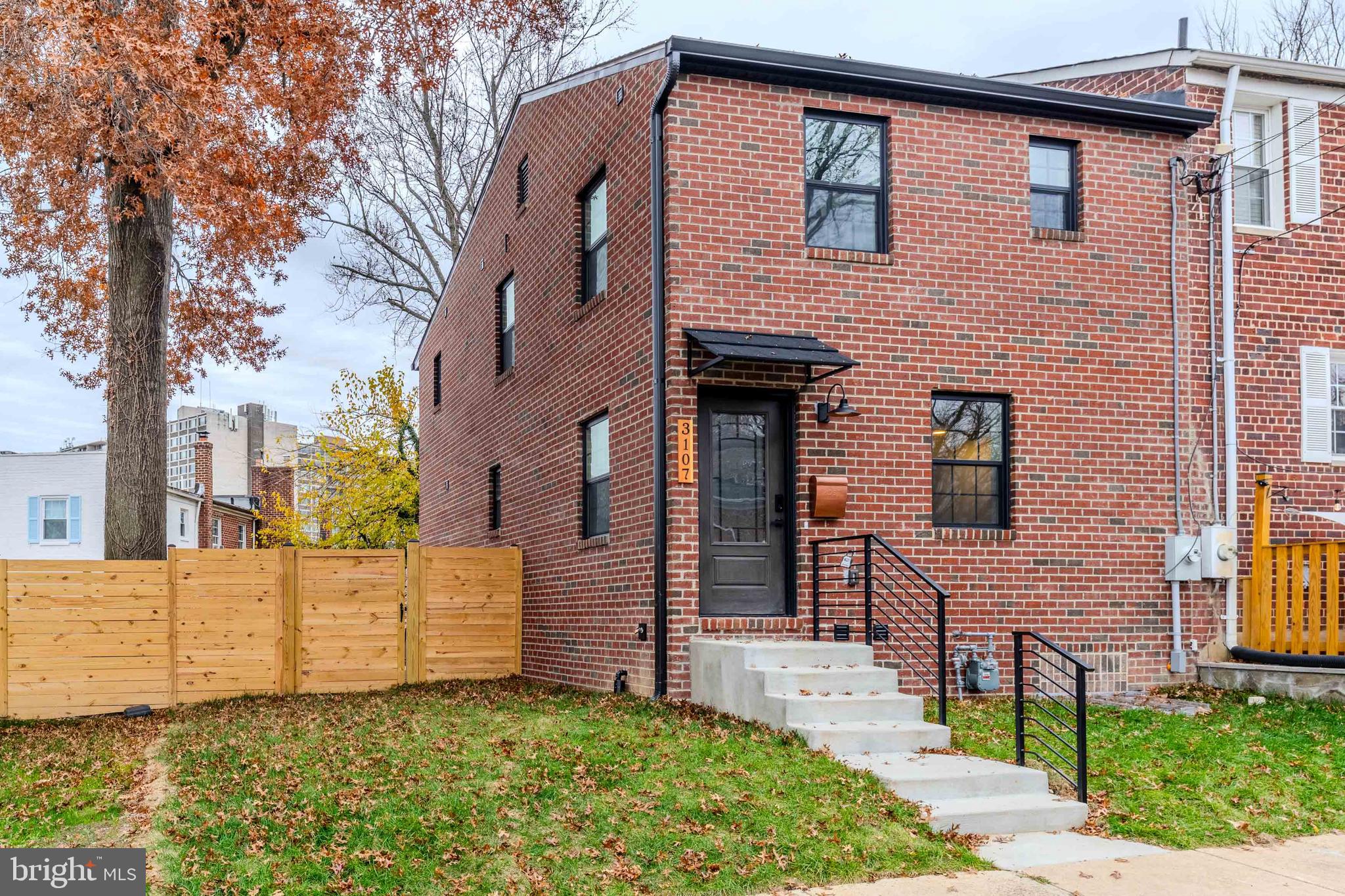 WARWICK VILLAGE - Residential