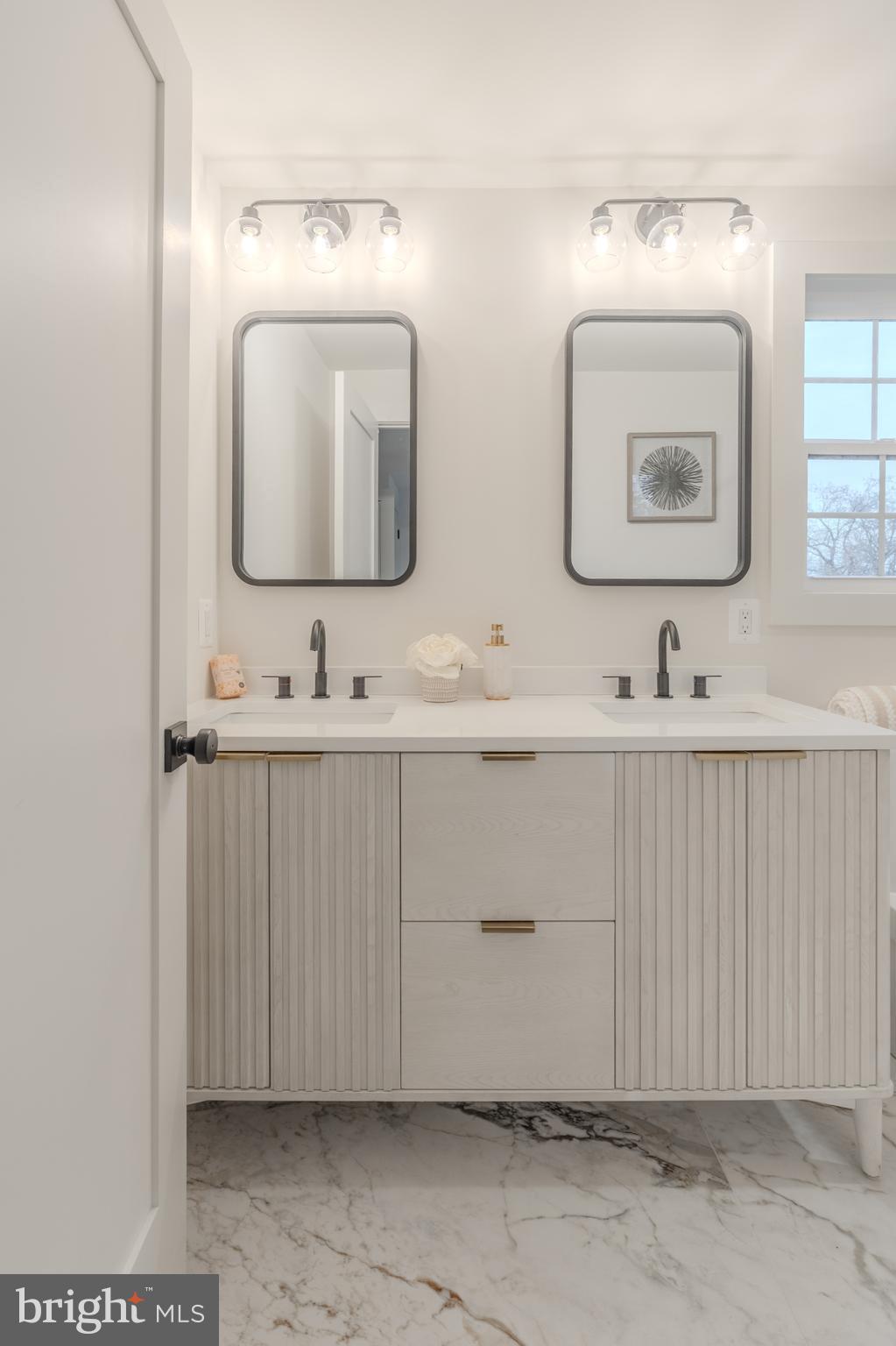 WARWICK VILLAGE - Residential