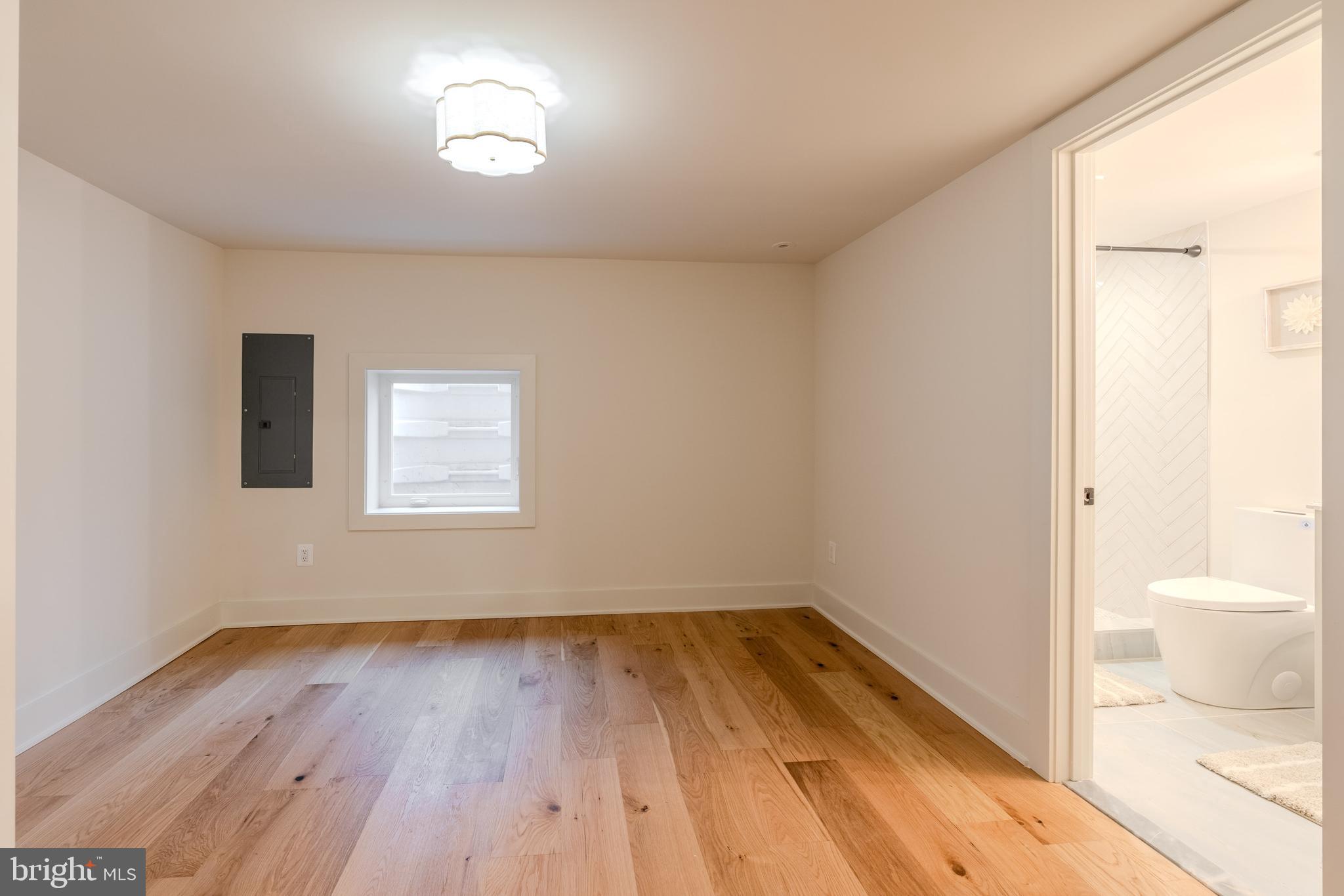 WARWICK VILLAGE - Residential