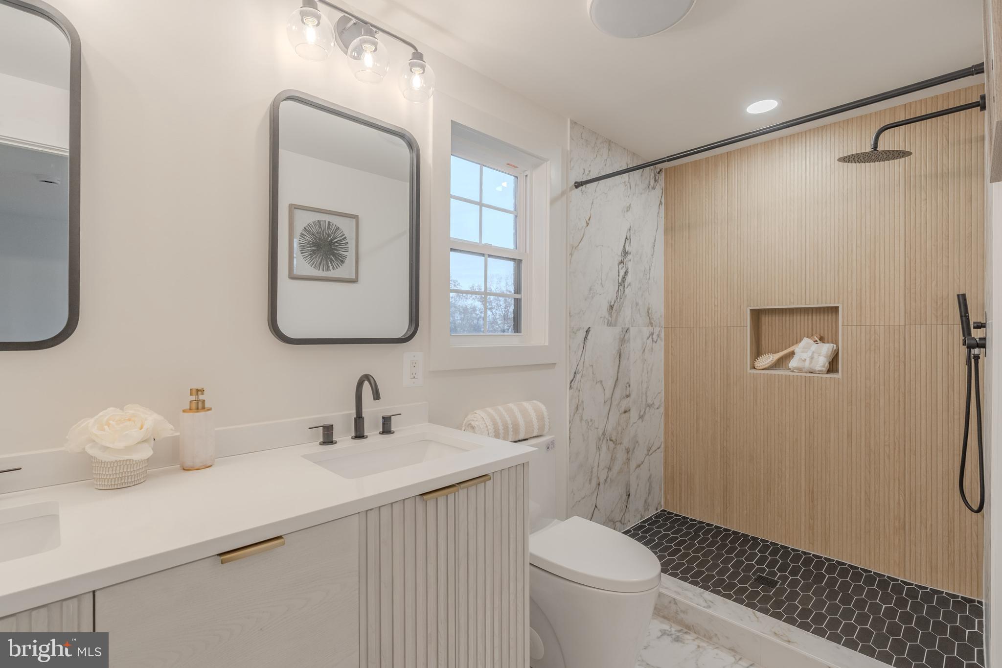 WARWICK VILLAGE - Residential