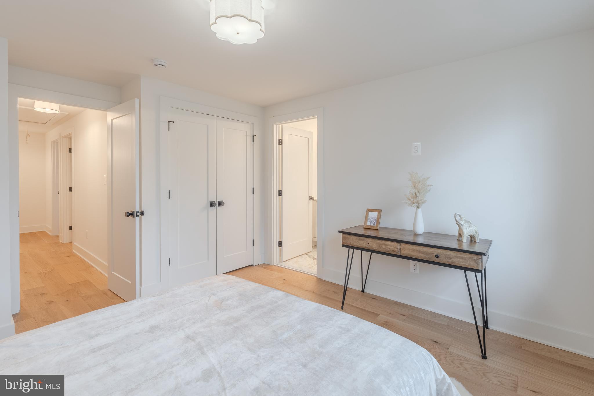 WARWICK VILLAGE - Residential