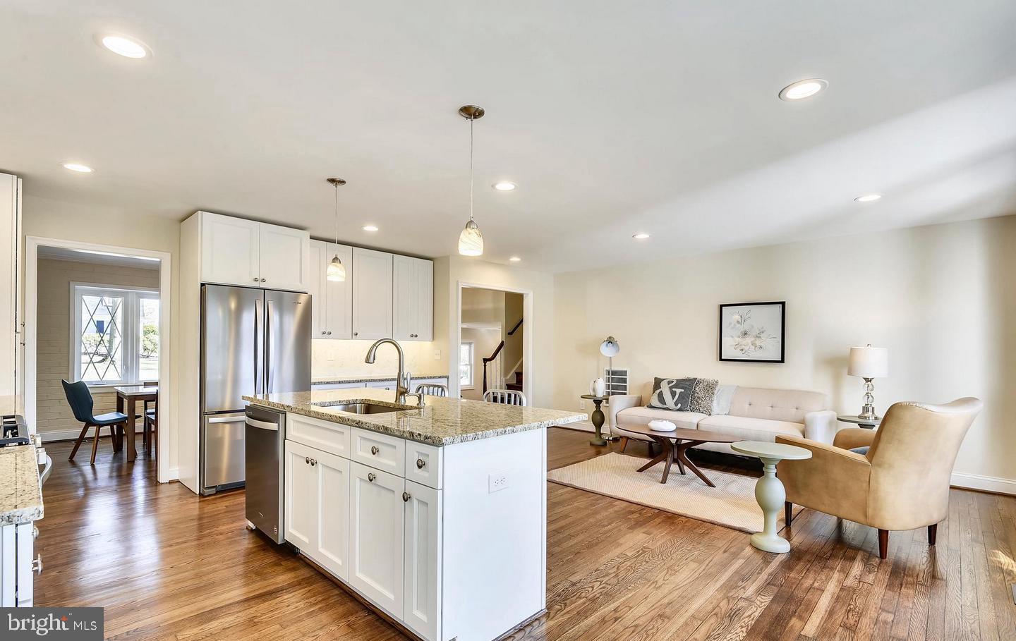 MANOR WOODS - Residential Lease