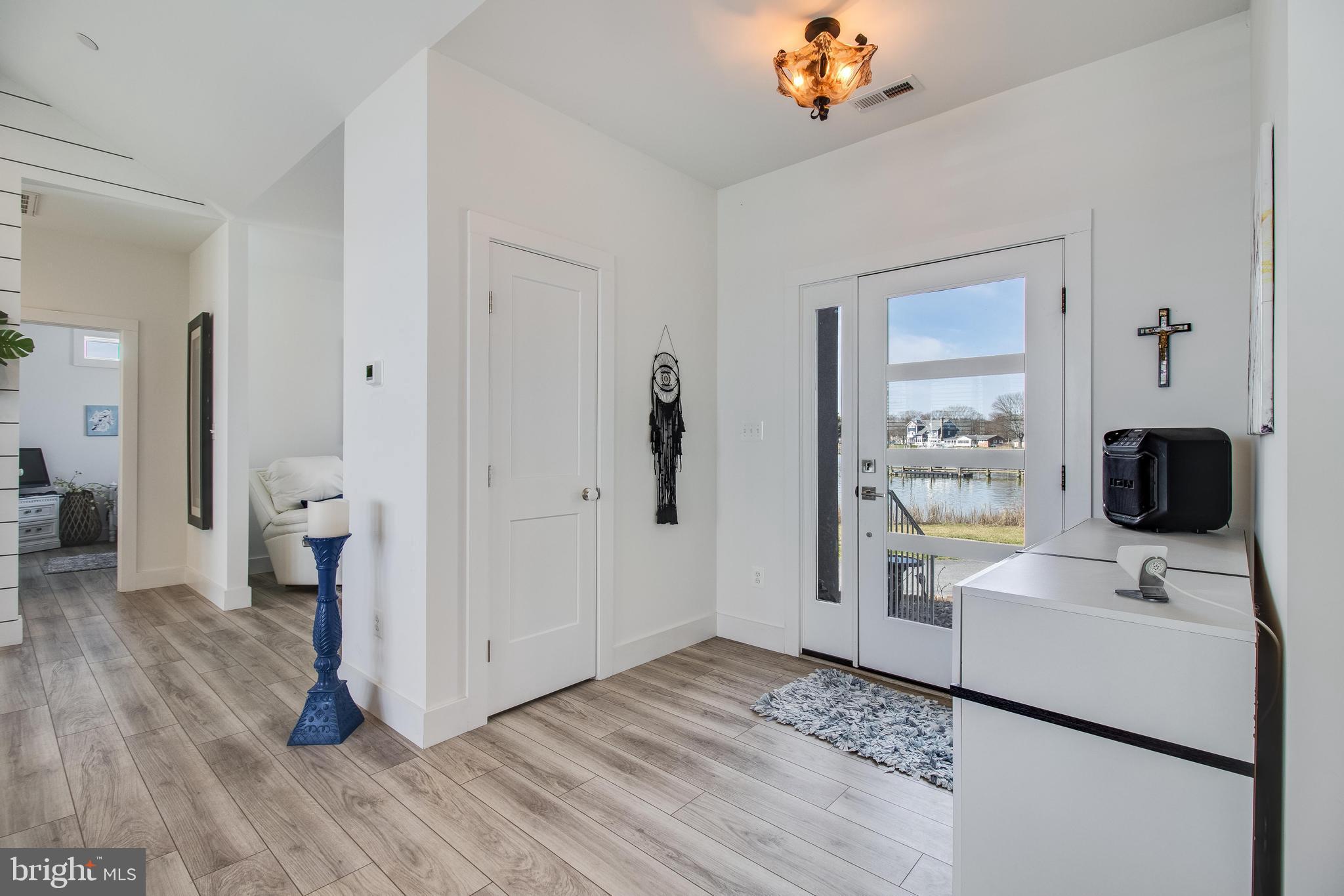 GOLDEN BEACH - Residential