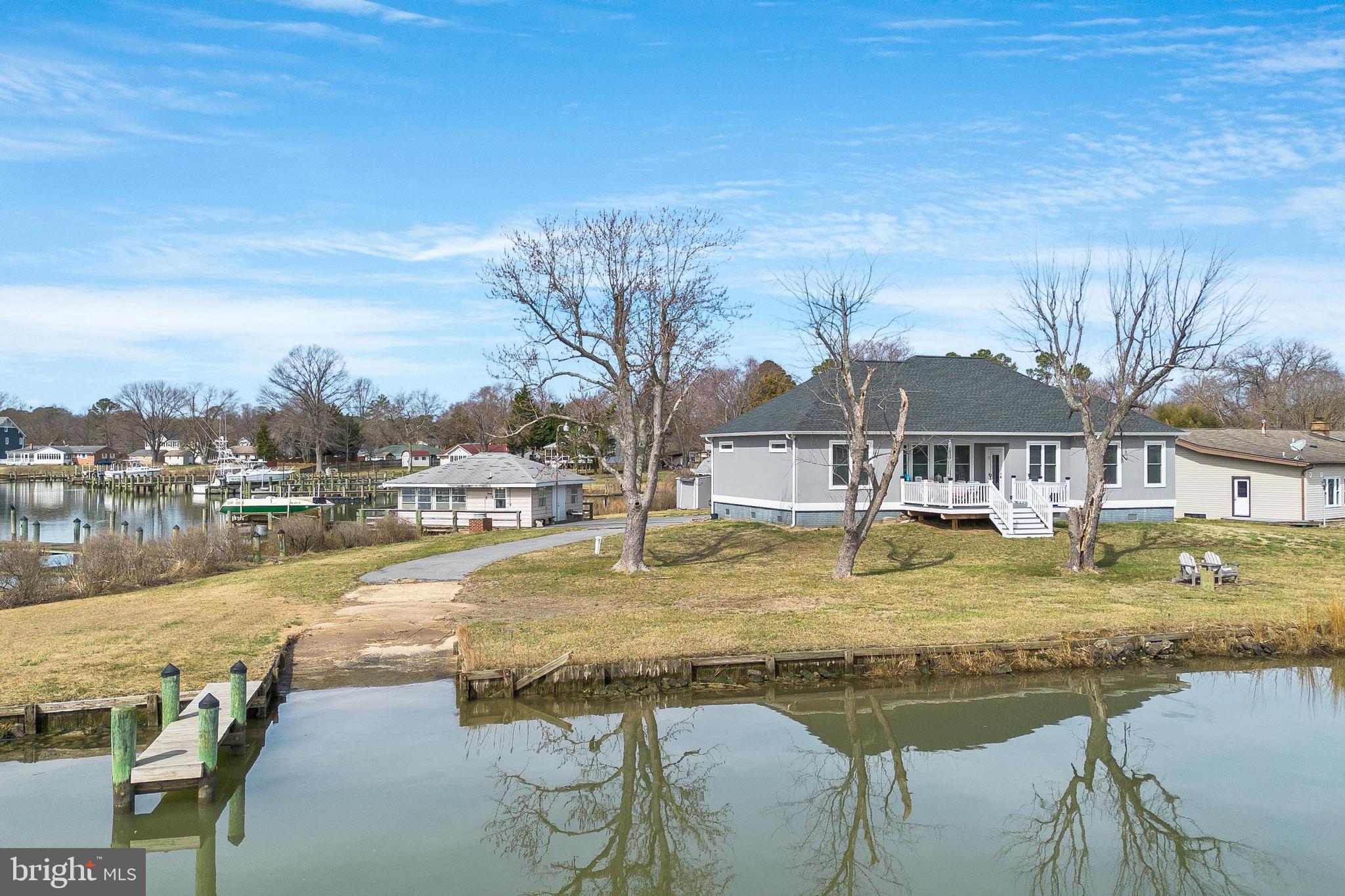 GOLDEN BEACH - Residential