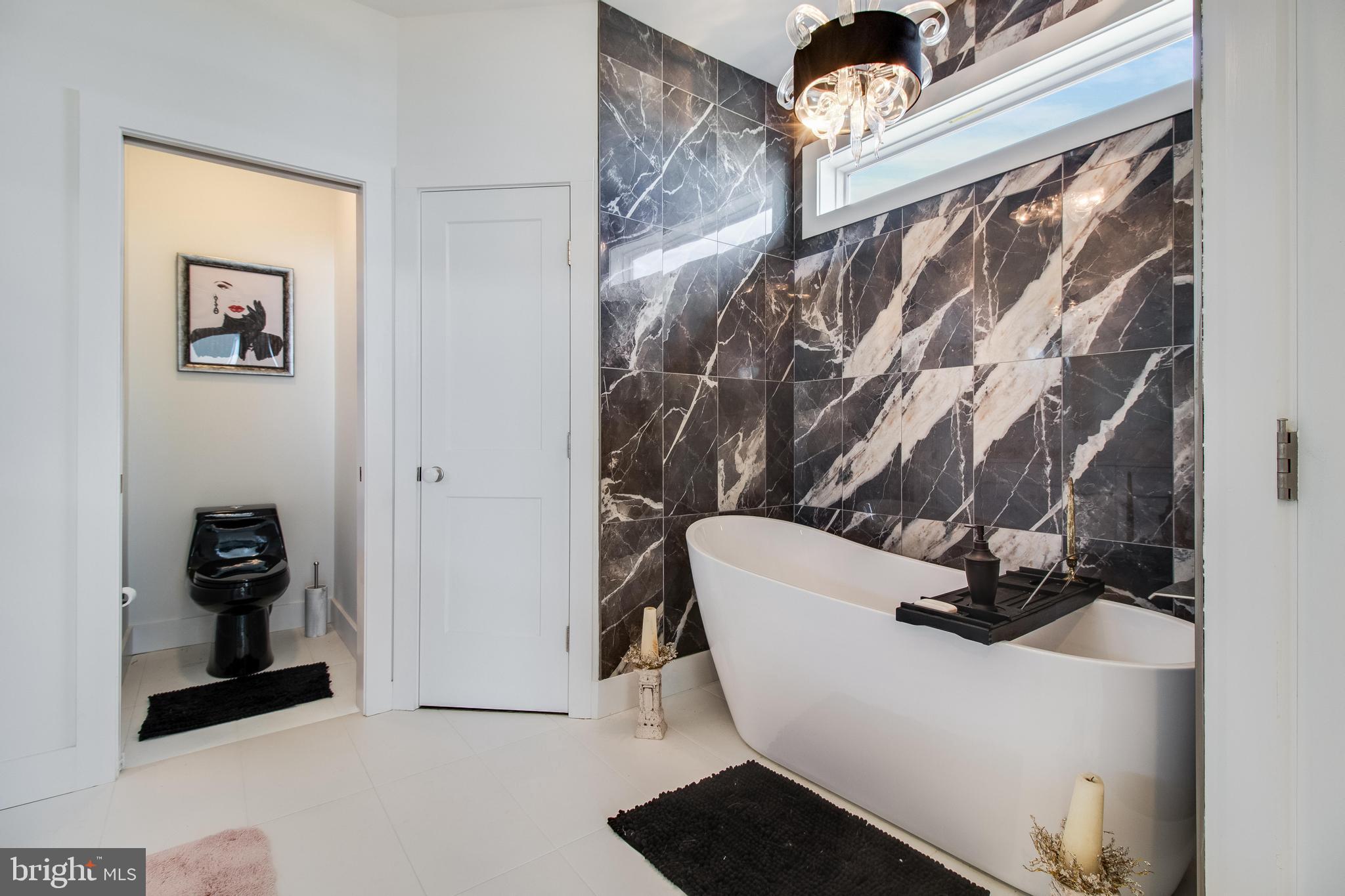 GOLDEN BEACH - Residential