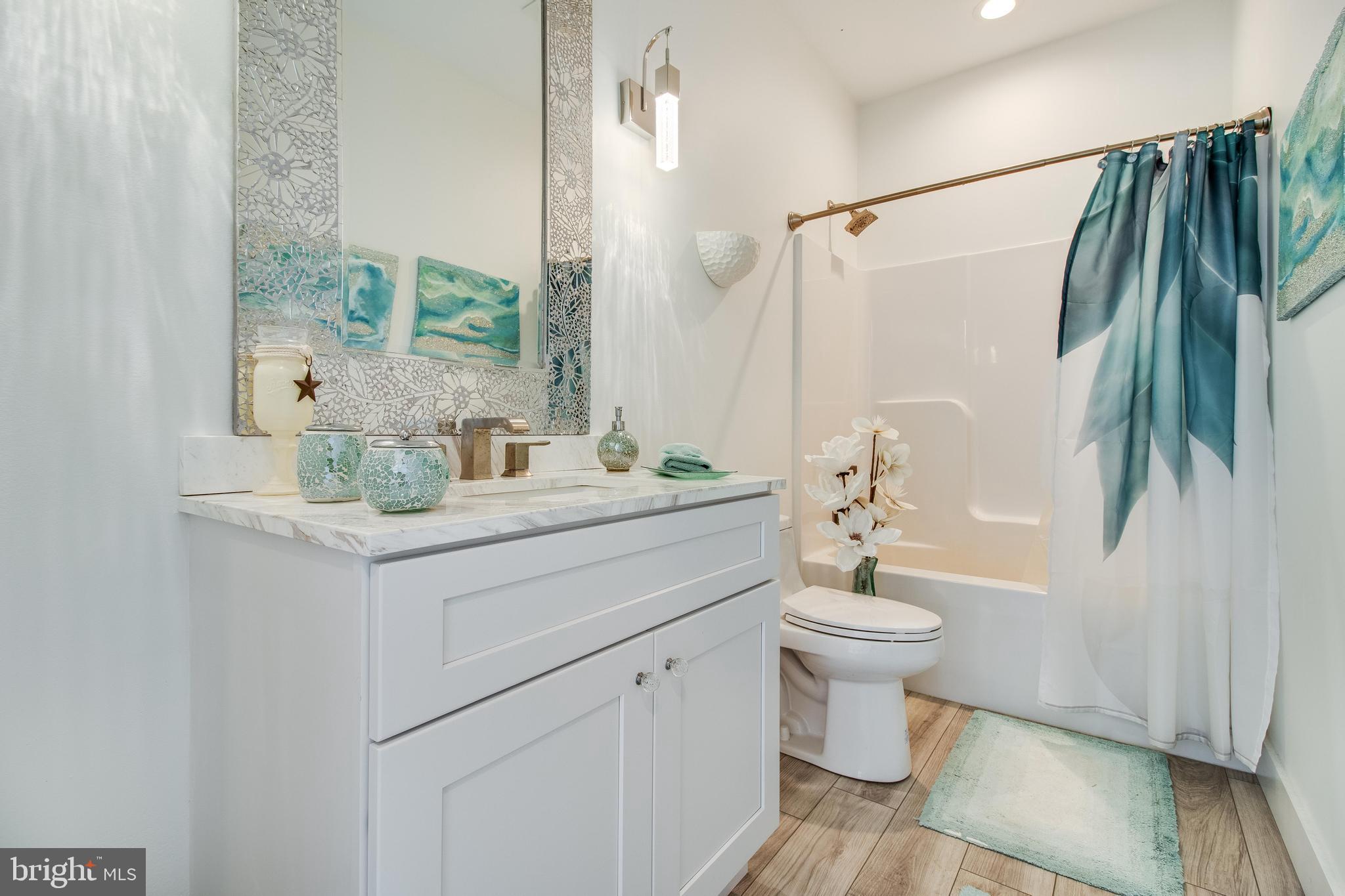 GOLDEN BEACH - Residential