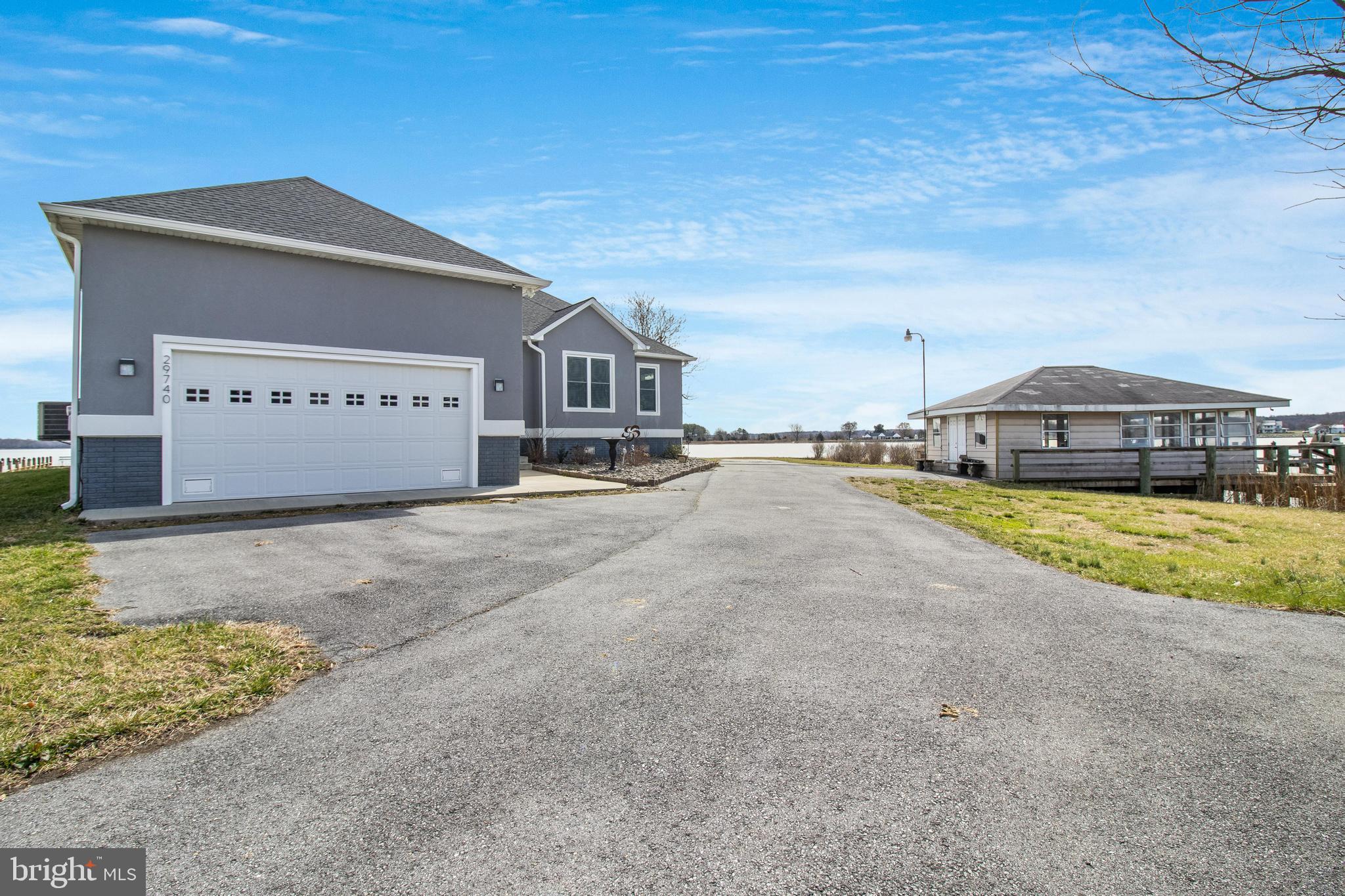 GOLDEN BEACH - Residential