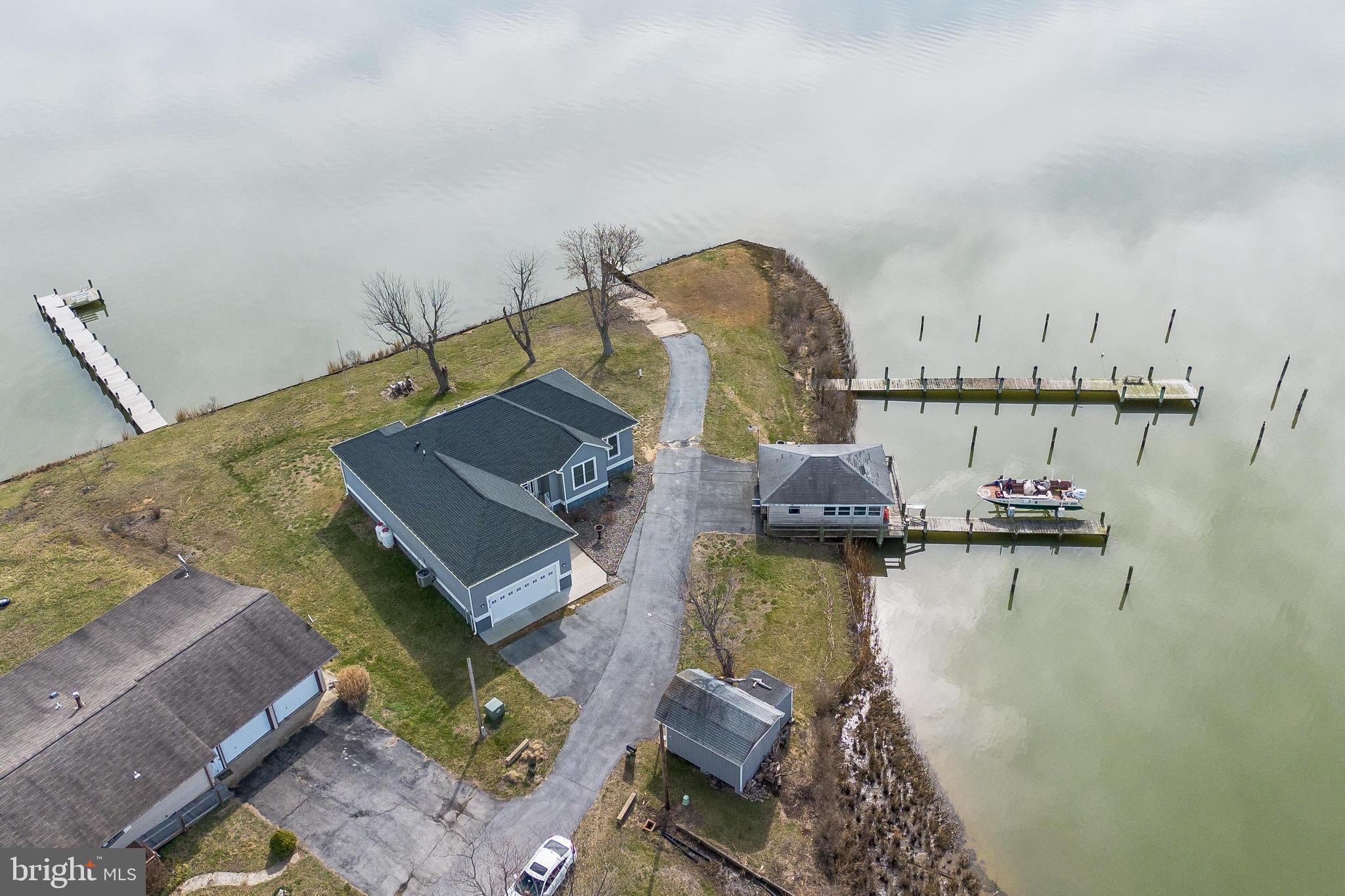 GOLDEN BEACH - Residential