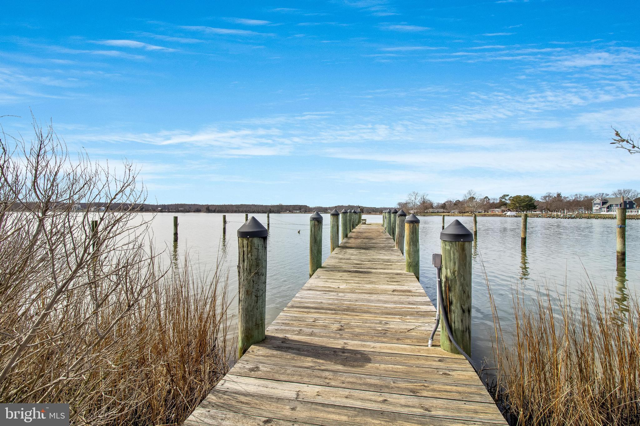 GOLDEN BEACH - Residential