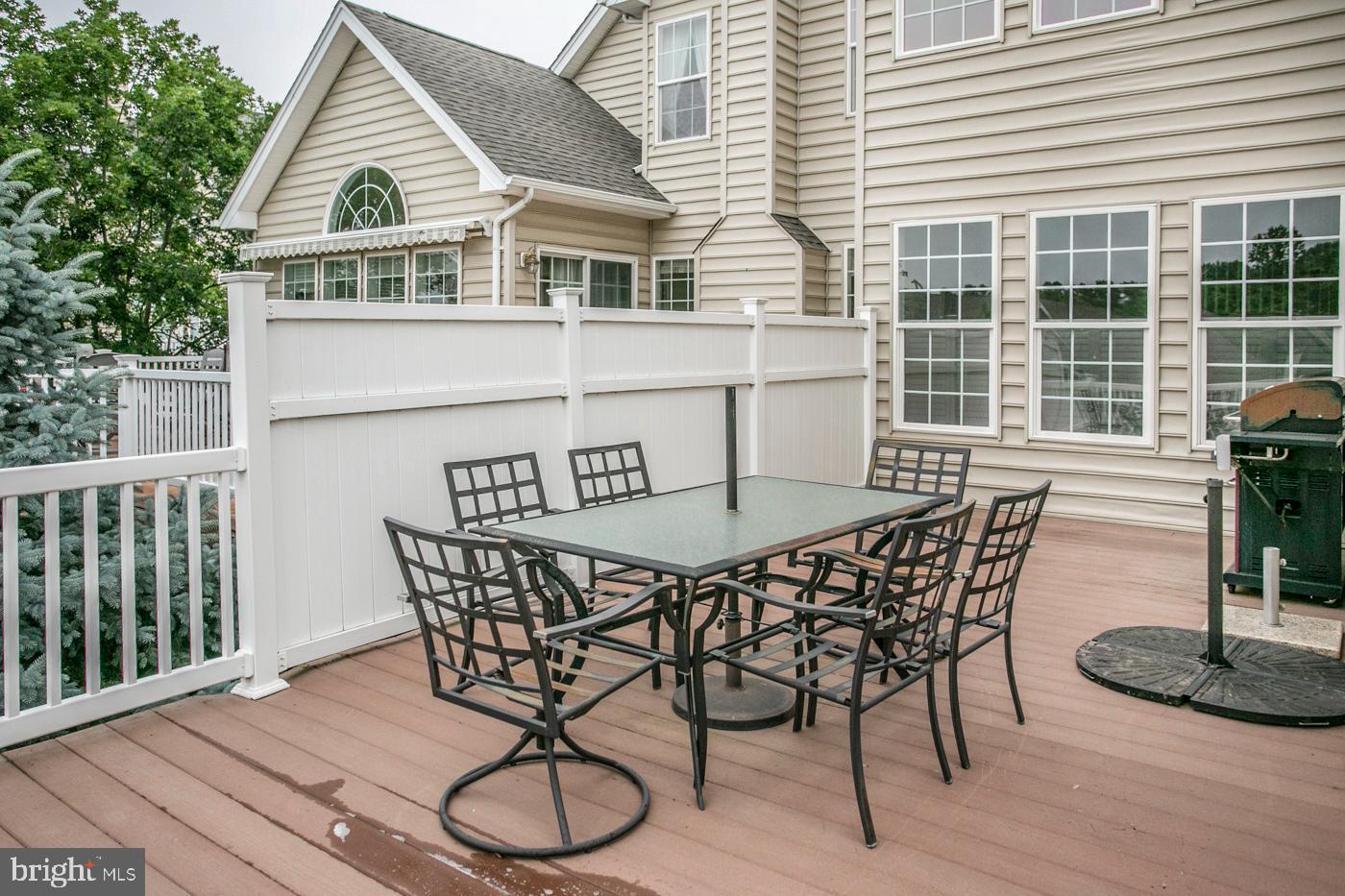 RIVERCREST - Residential