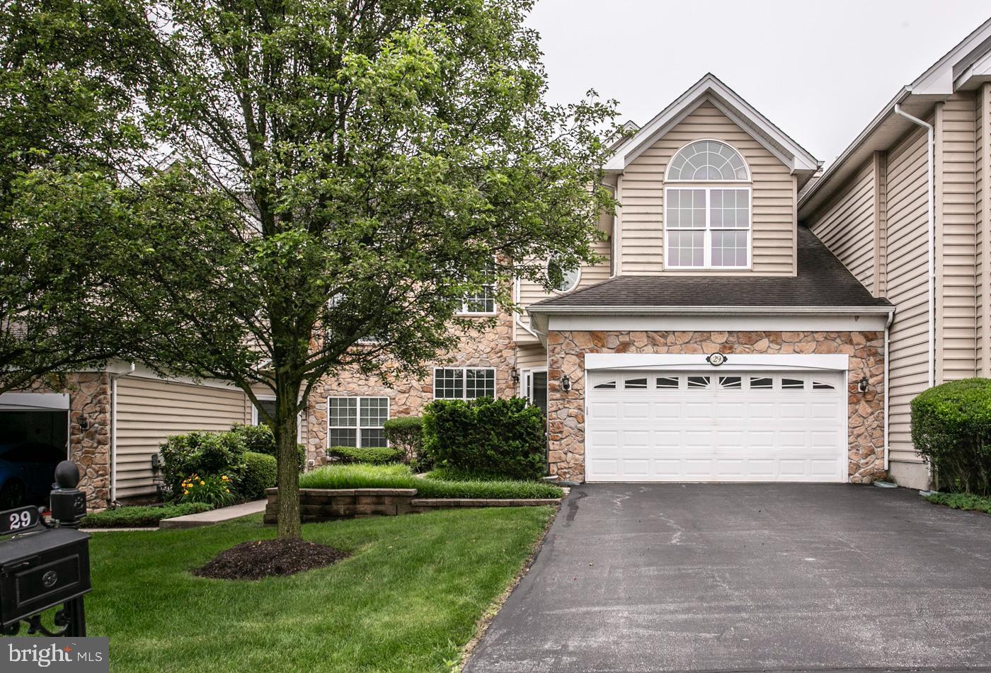 RIVERCREST - Residential